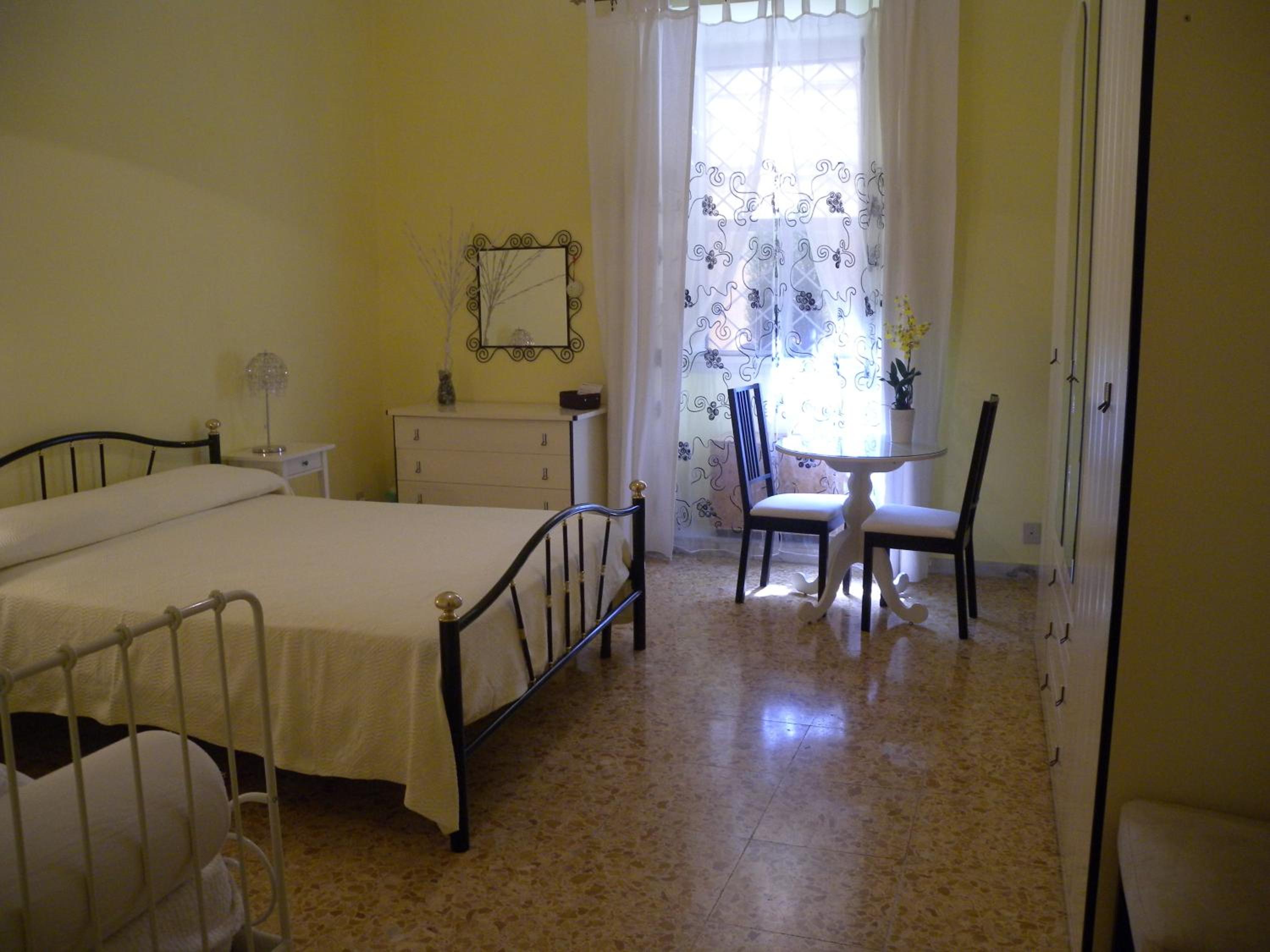 Triple Room with Shared Bathroom photo 2