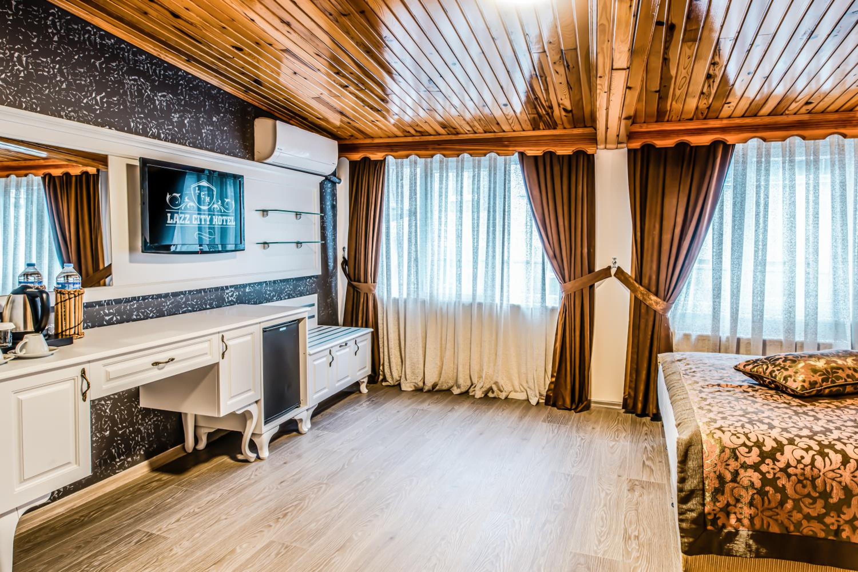 Deluxe Double Room photo 2