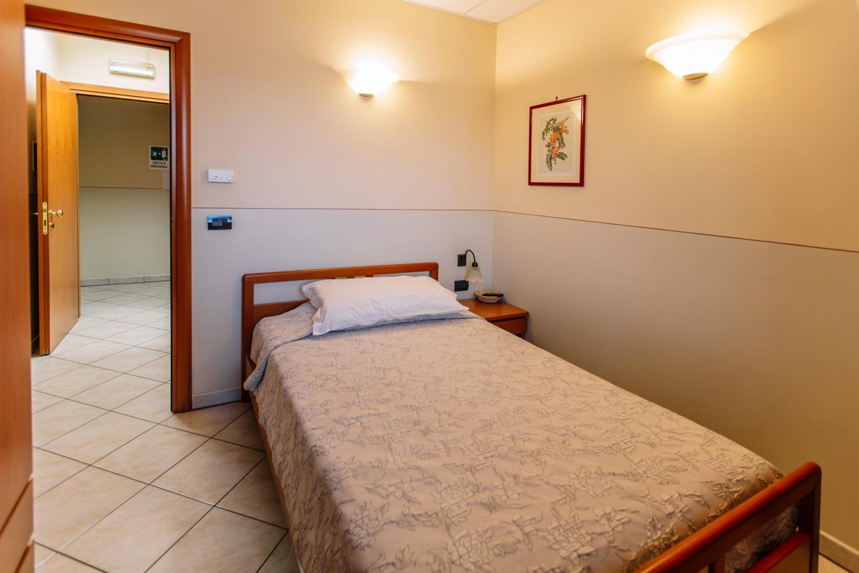 Single Room photo 1