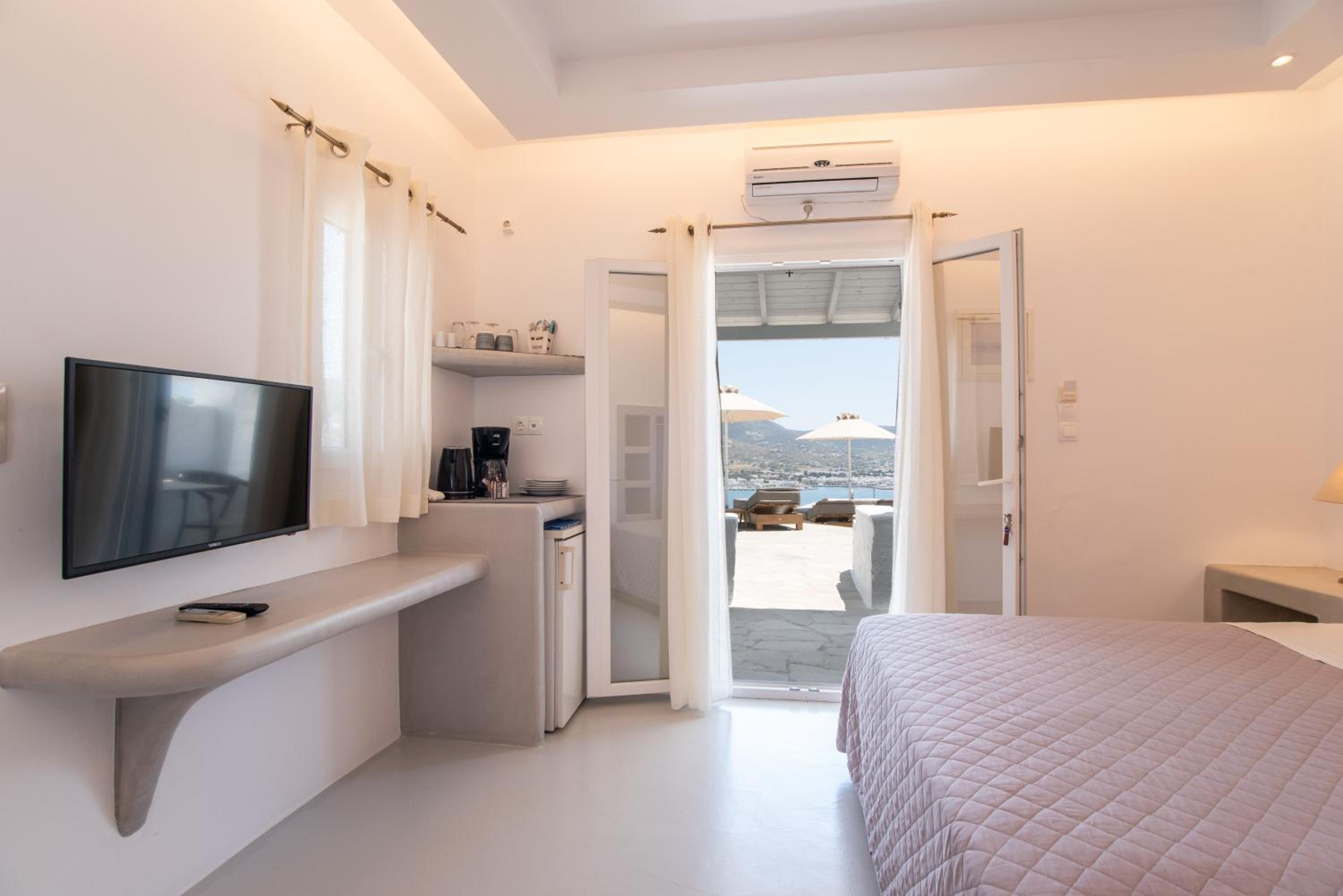 Double Room with Sea View - Photo 33