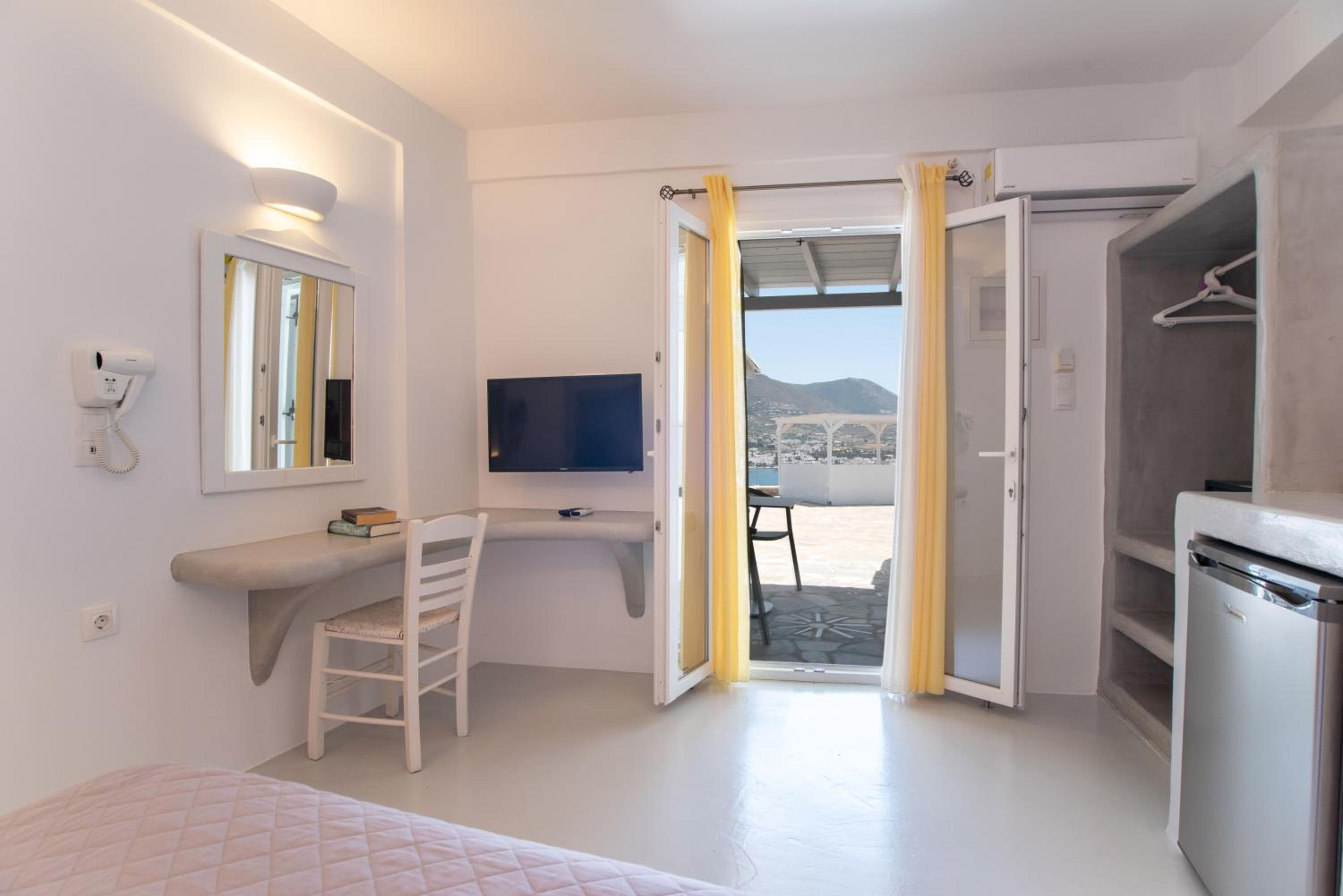 Double Room with Sea View - Photo 31