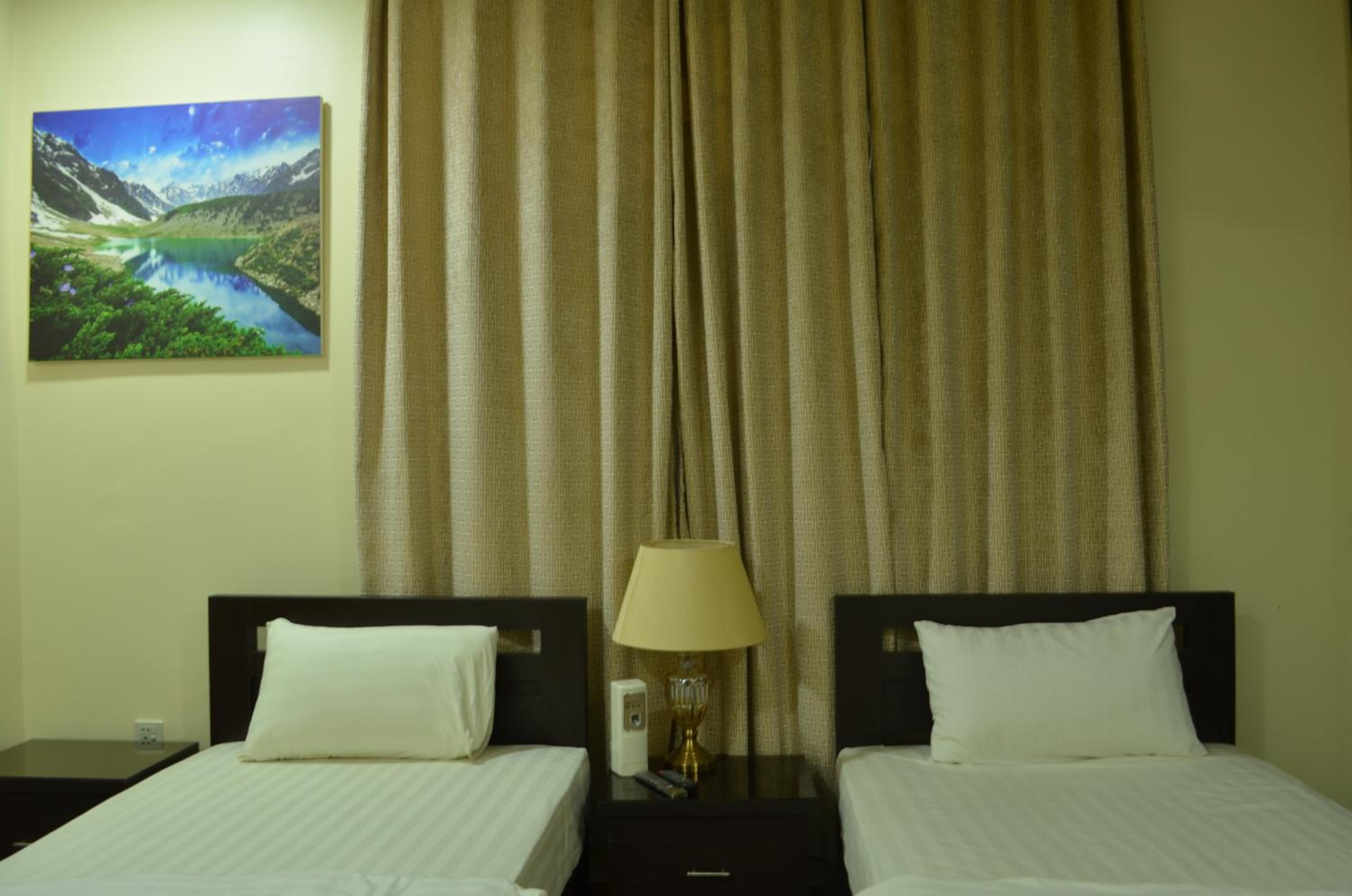 Deluxe Double Room (2 Adults + 1 Child) photo 3