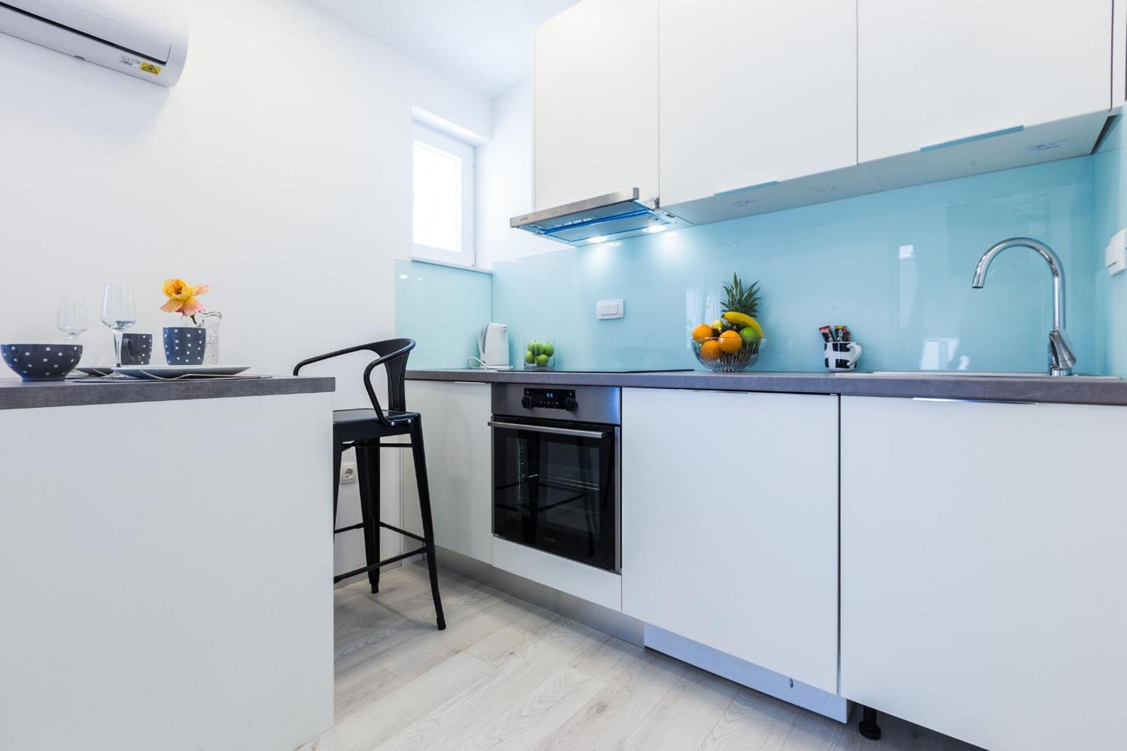 Studio Apartment - Photo 10