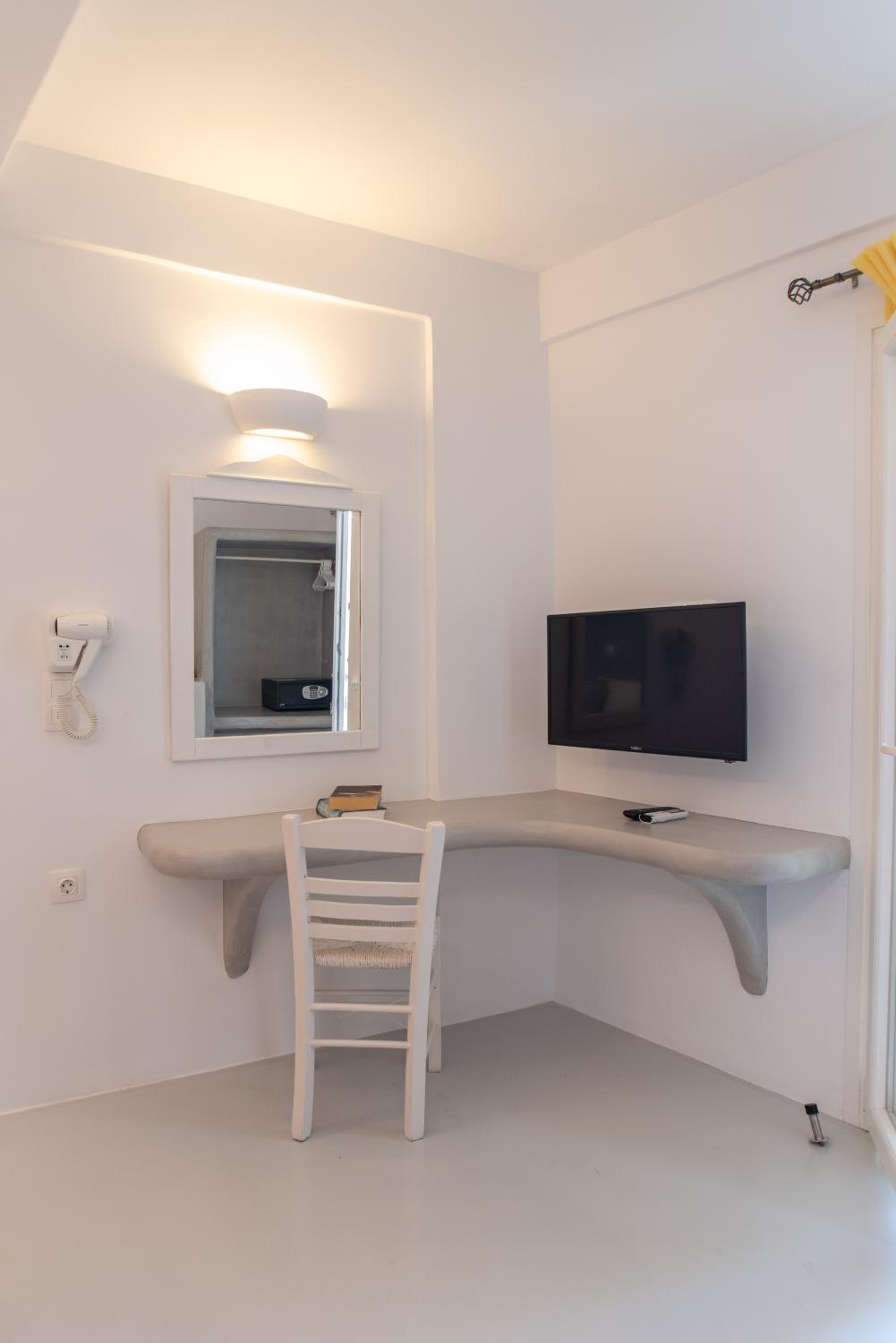 Double Room with Sea View - Photo 27