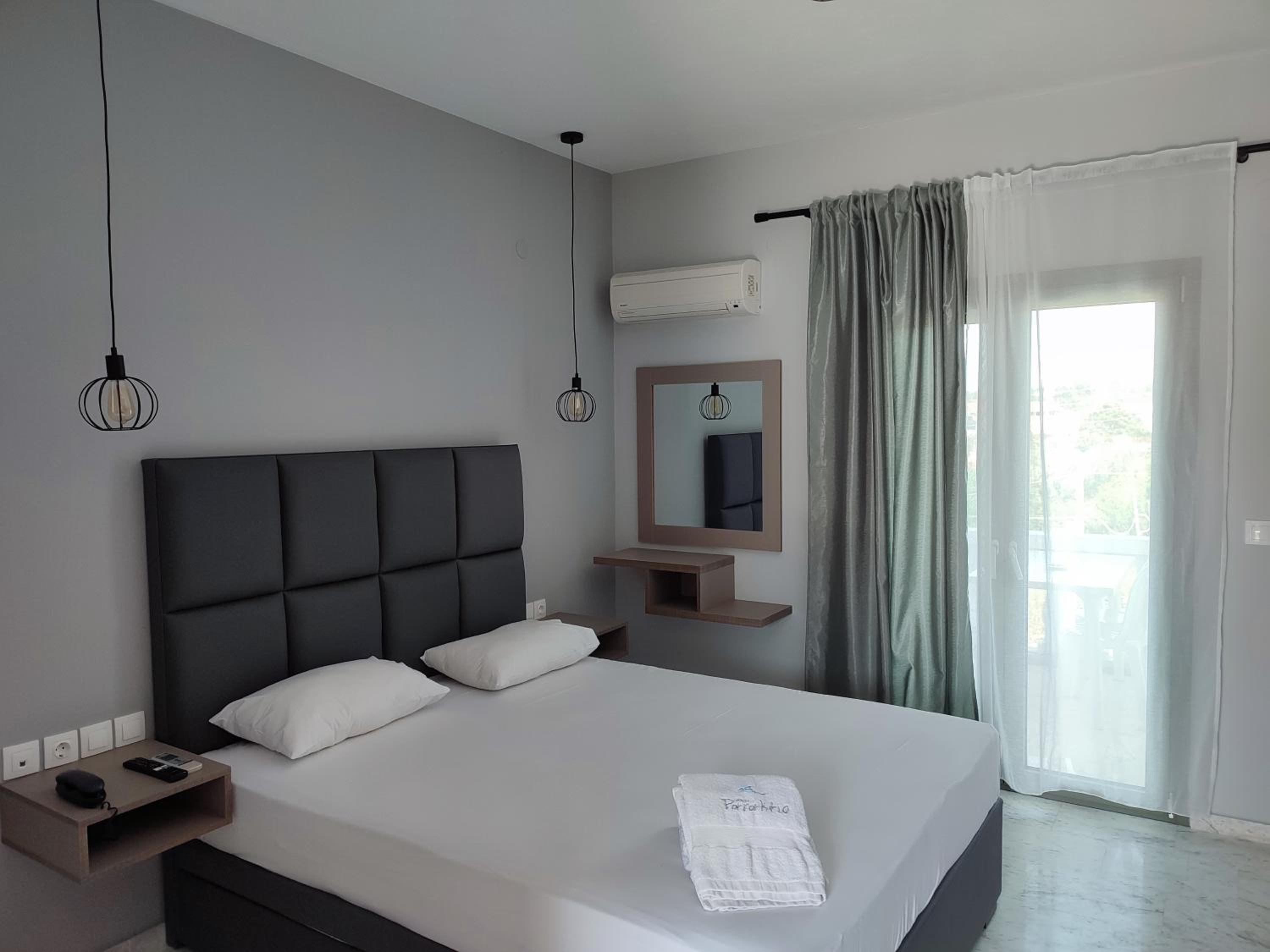 Studio with Sea View (2 Adults) - Photo 6