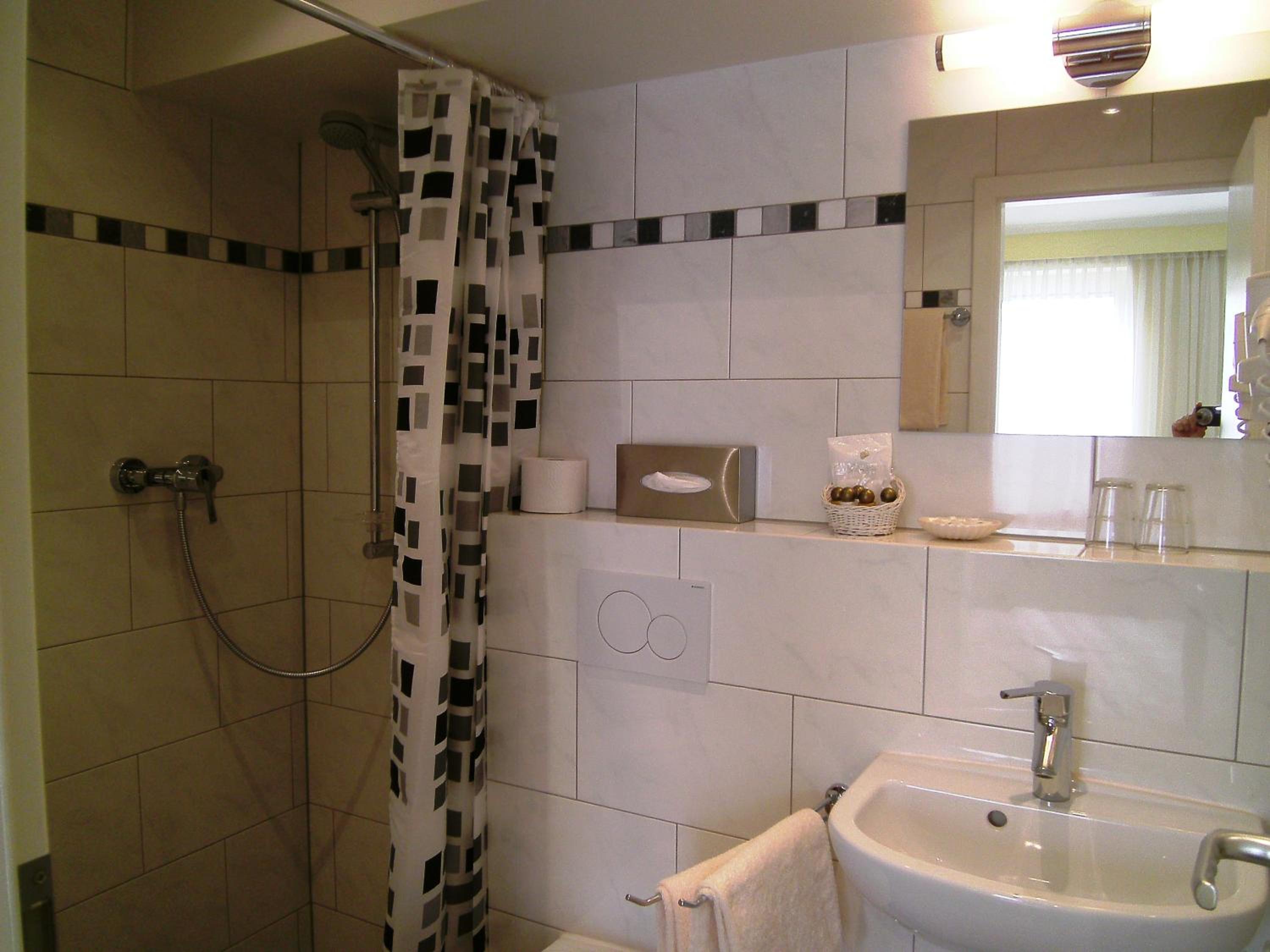 Standard Double Room - Photo 4