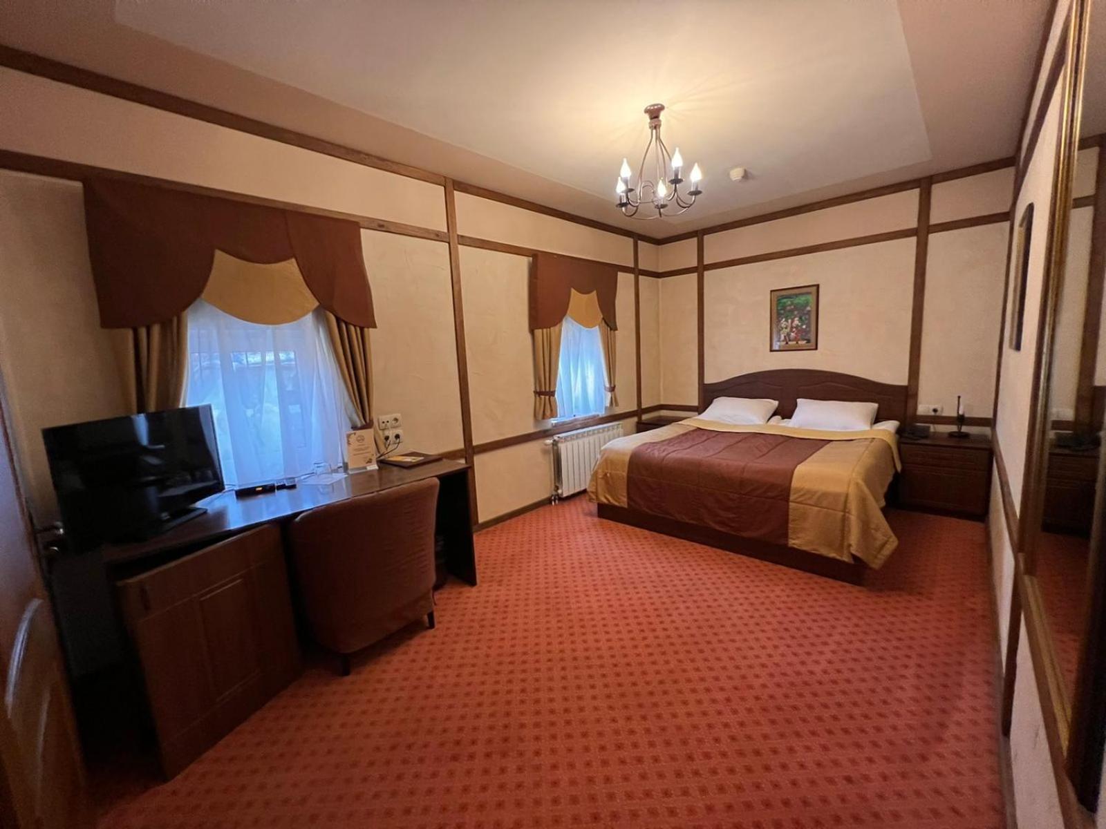 Large Double Room photo 1