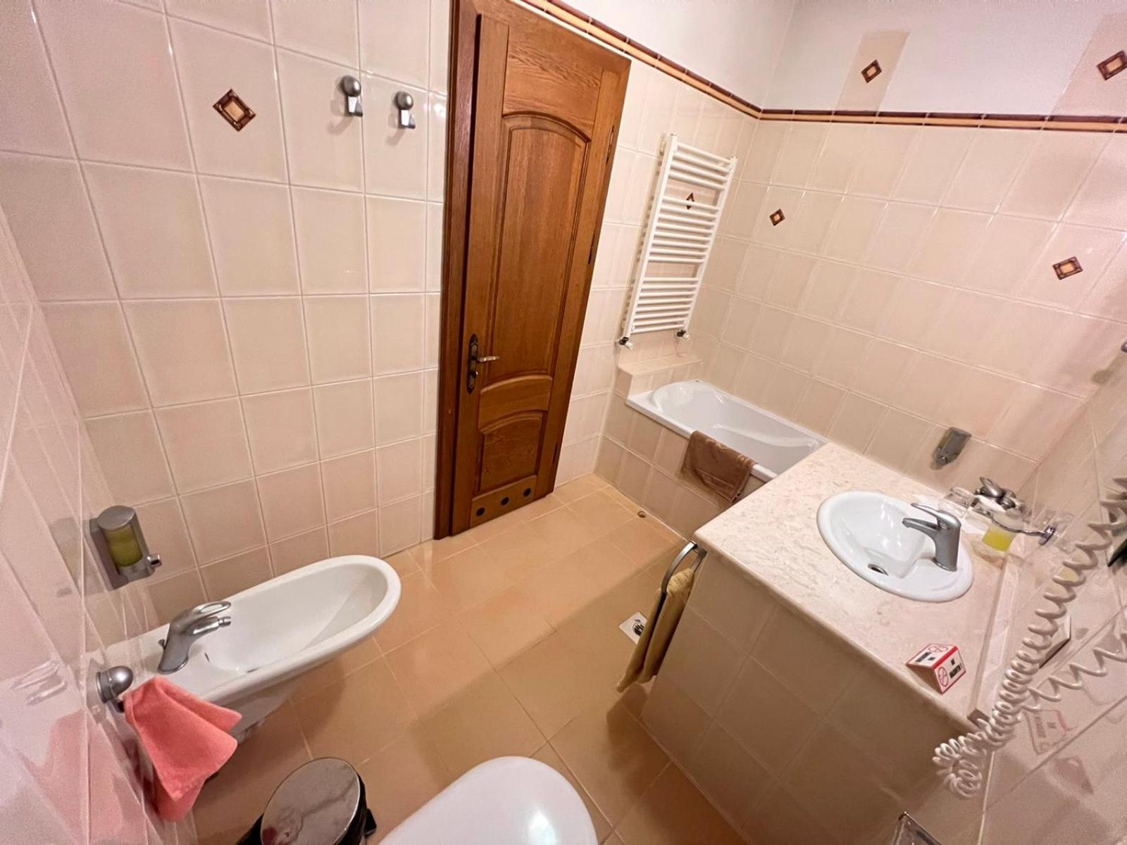 Large Double Room photo 2