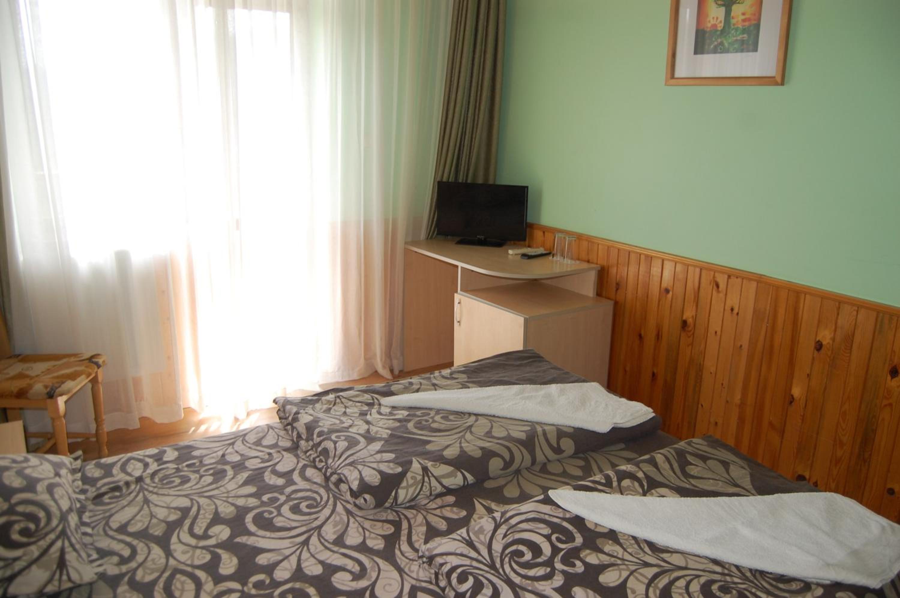 Standard Twin Room with Mountain View - Photo 5