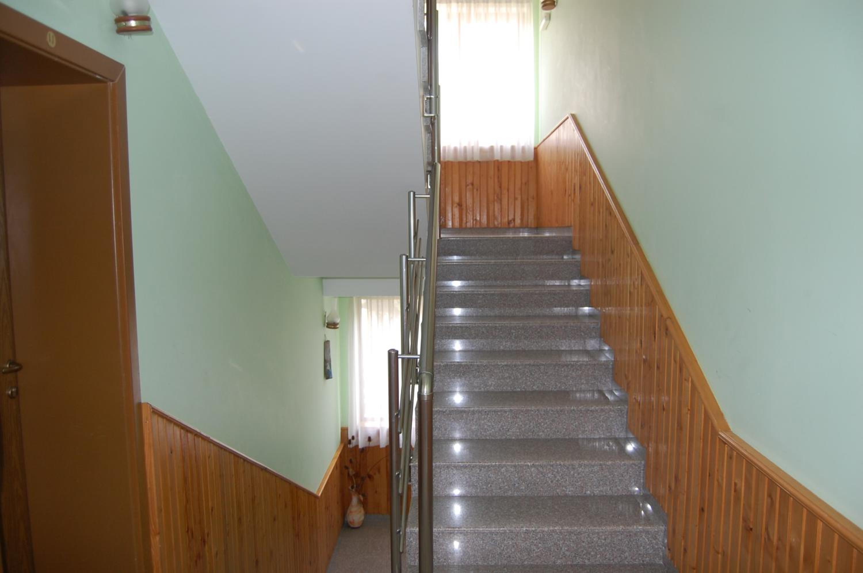 Standard Twin Room with Mountain View - Photo 6