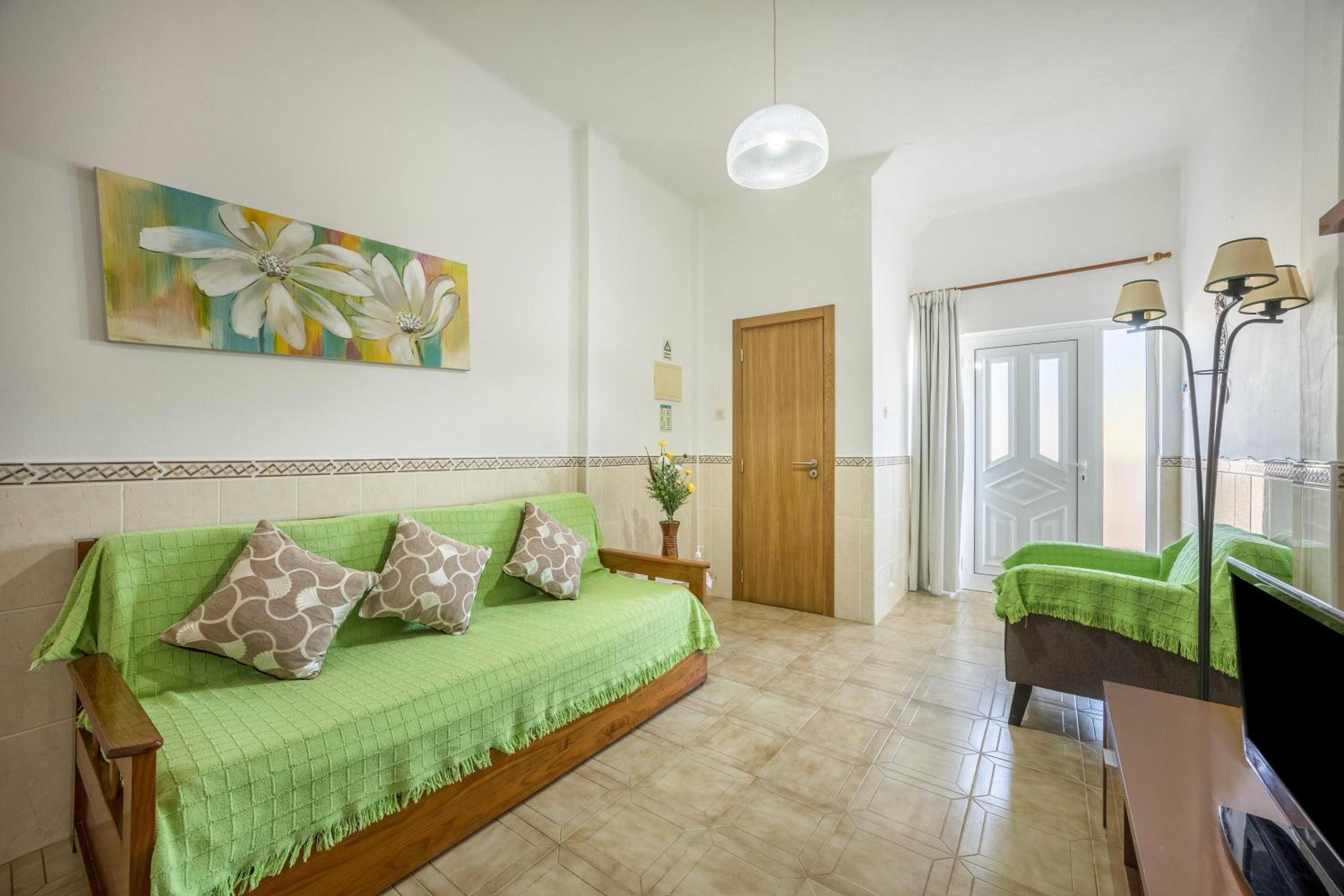 One-Bedroom Apartment with Garden