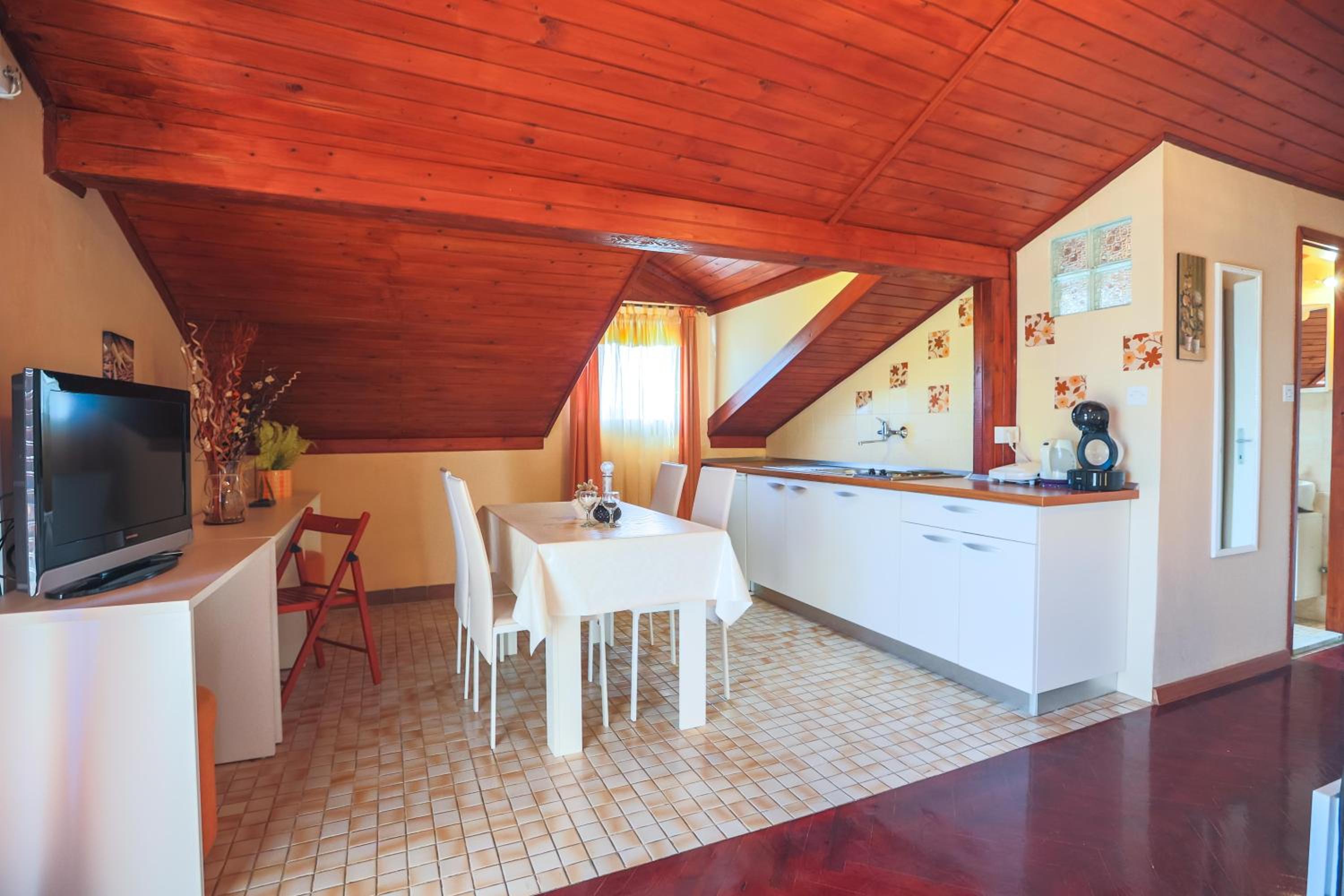 Family Studio - Photo 22