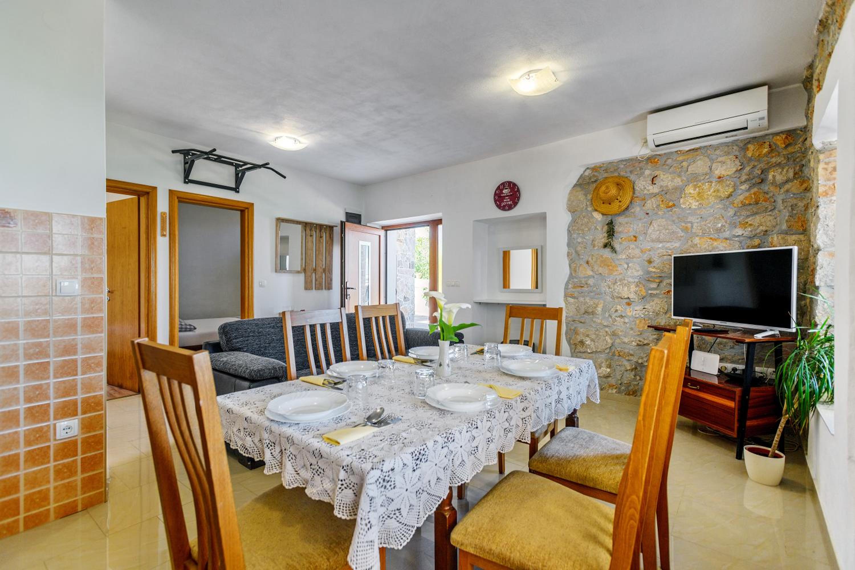 Digital Nomads Package - Two-Bedroom Apartment with Sea View and Free Office Equipment photo 3