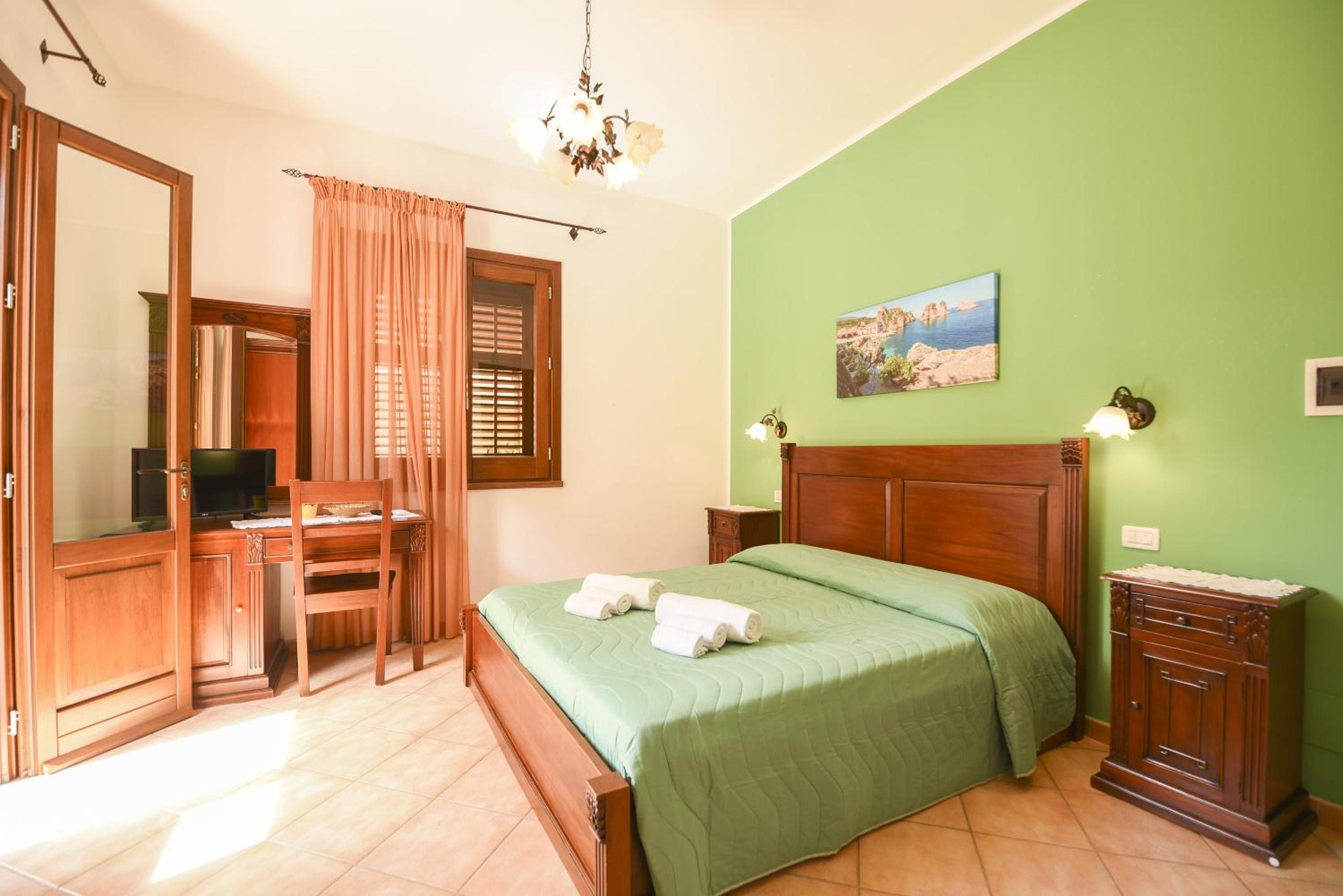 Standard Double Room - Photo 3