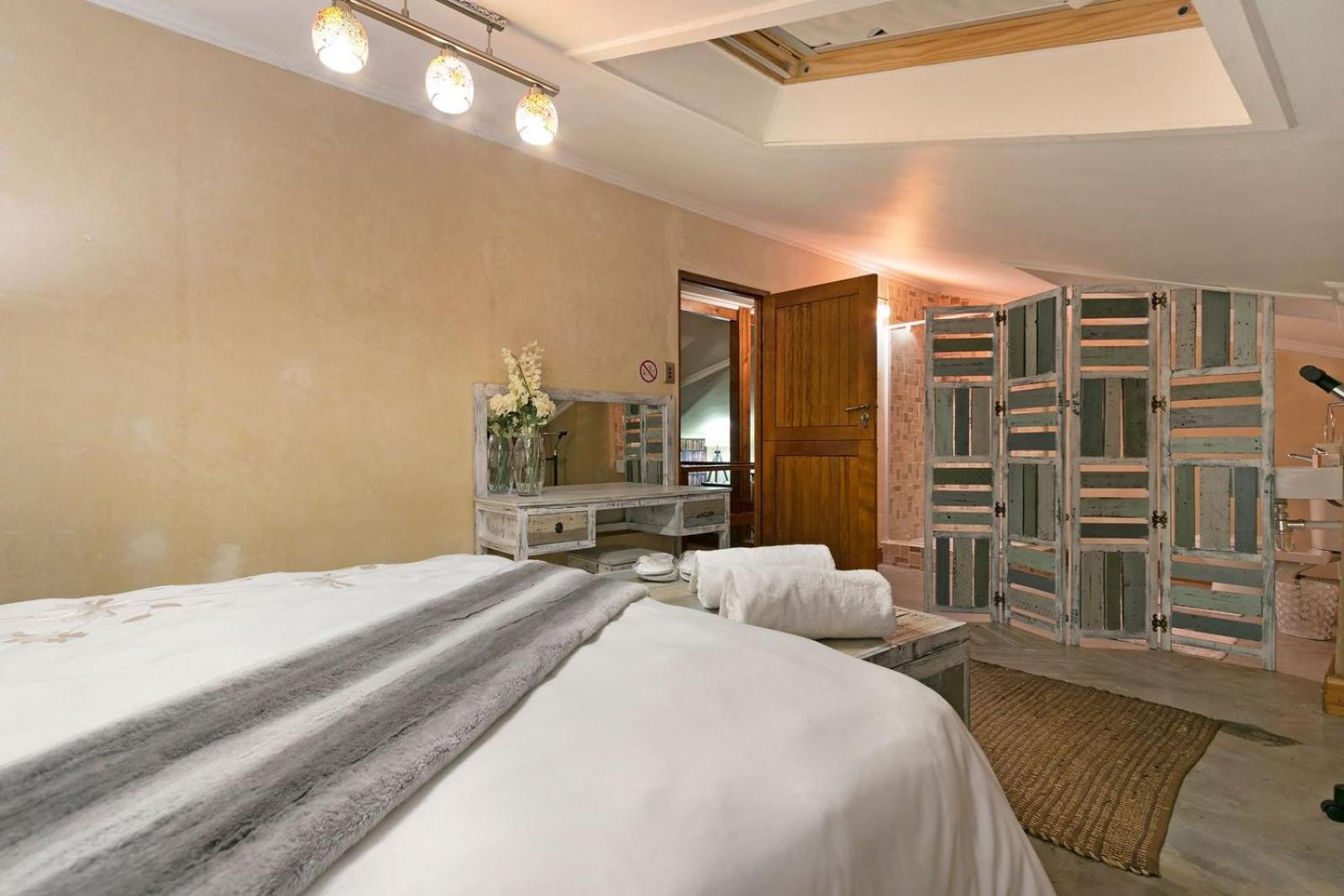 Queen Room photo 1