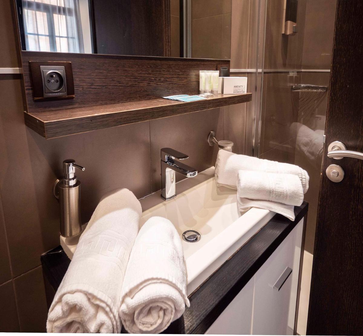 Superior Suite with Balcony photo 3