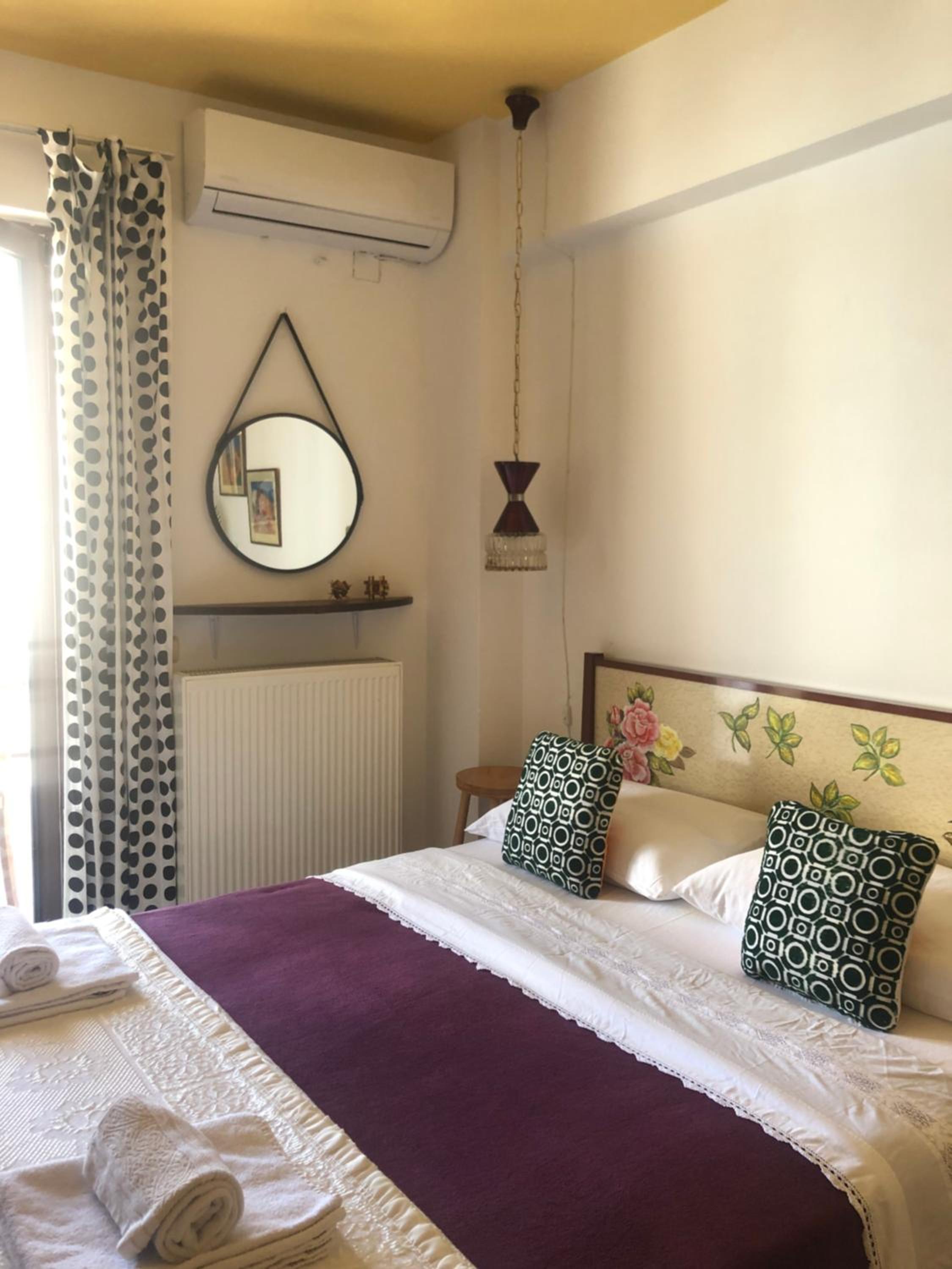 One-Bedroom Apartment - Photo 5
