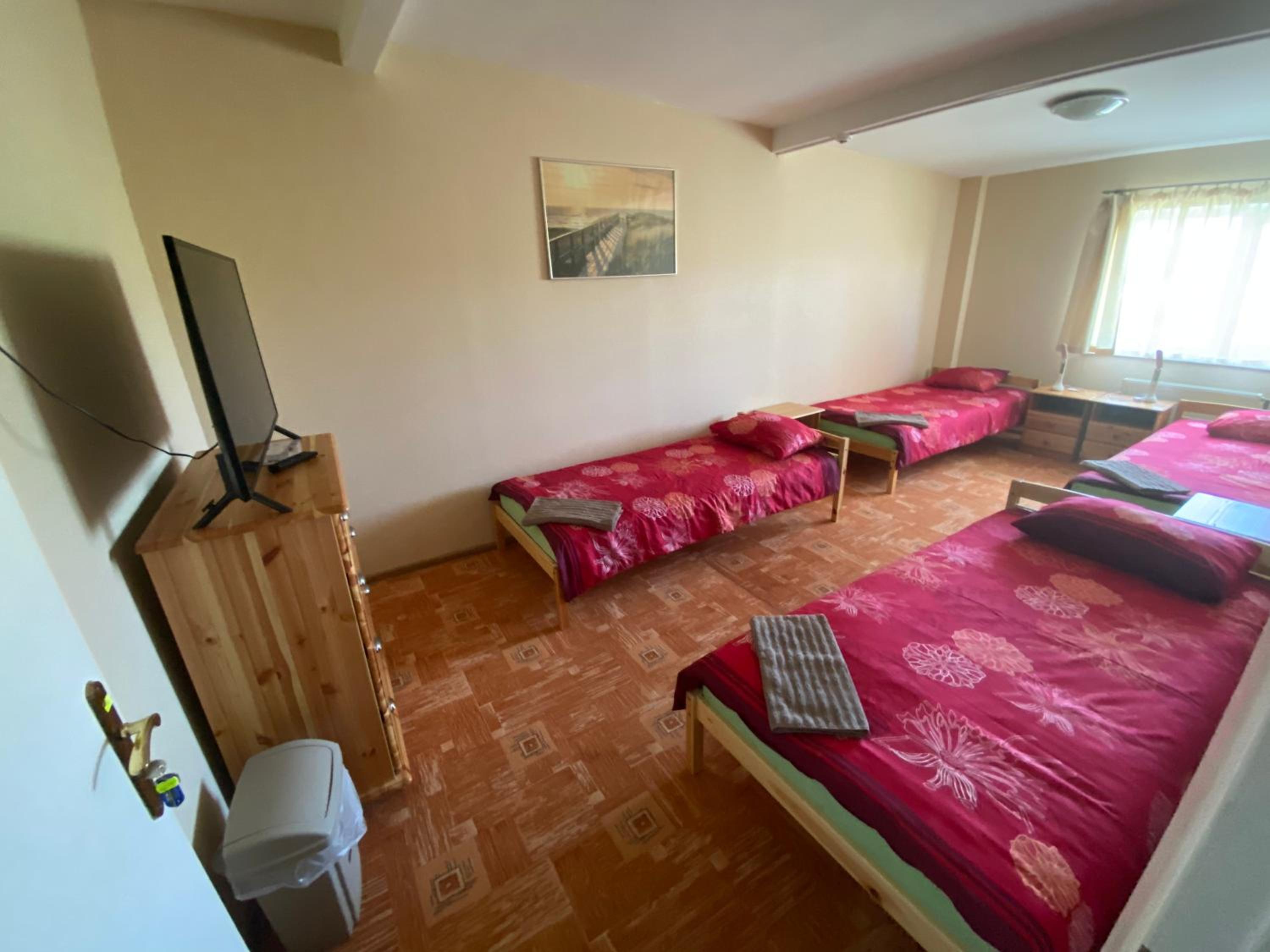 Bed in 6-Bed Dormitory Room photo 1