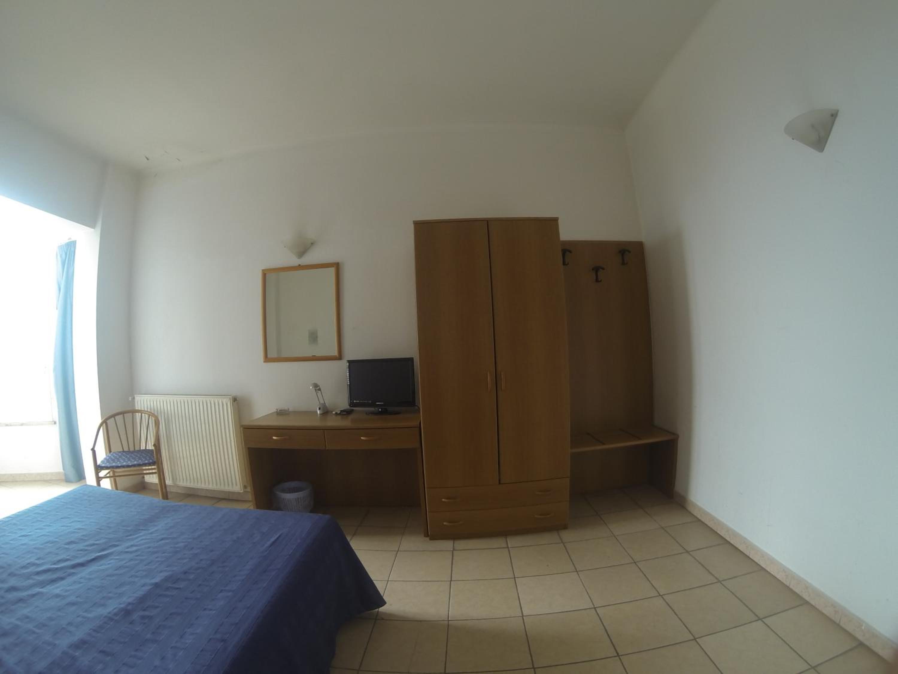 Double Room - Photo 5