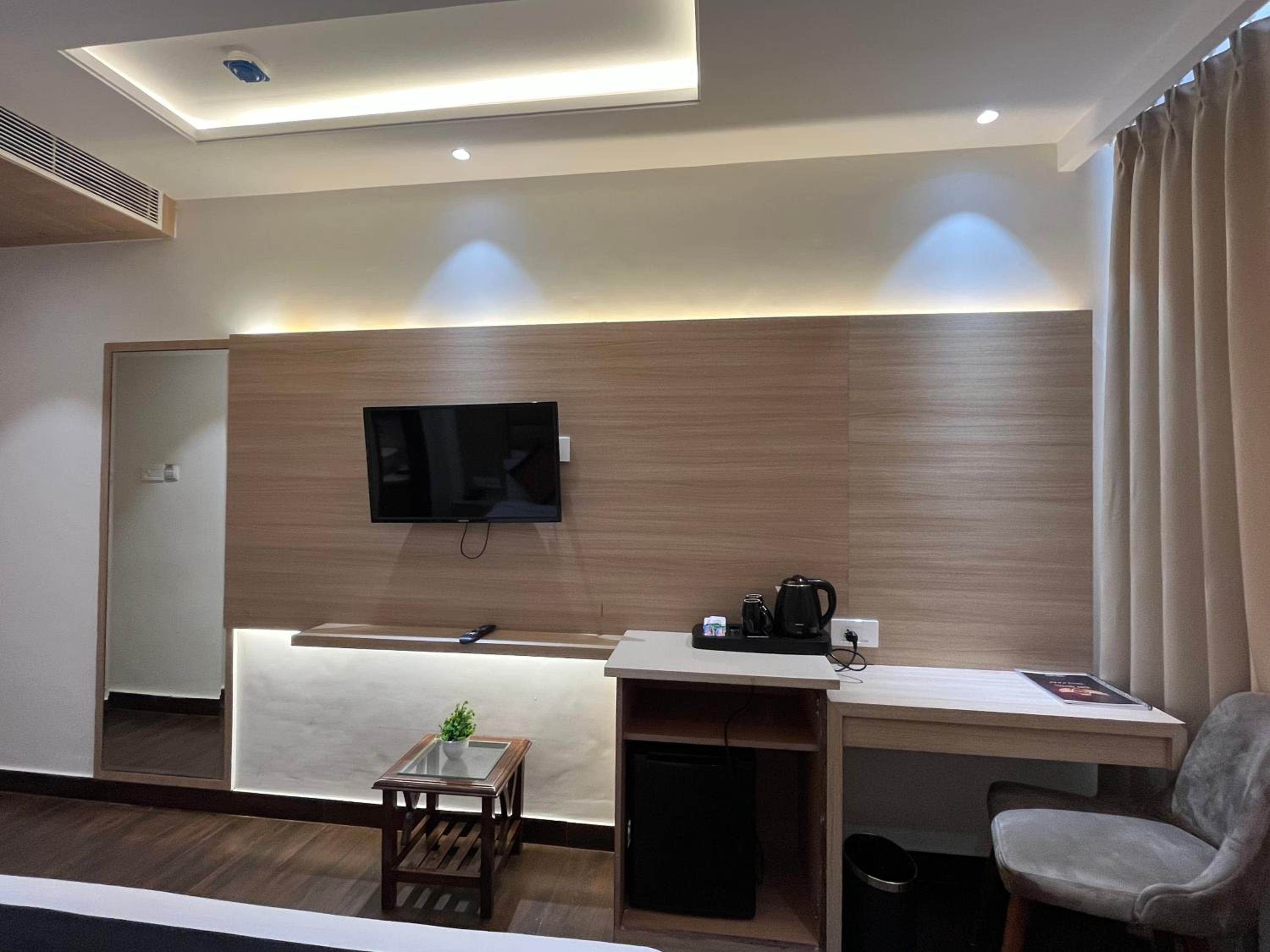 Deluxe Room - Photo 9