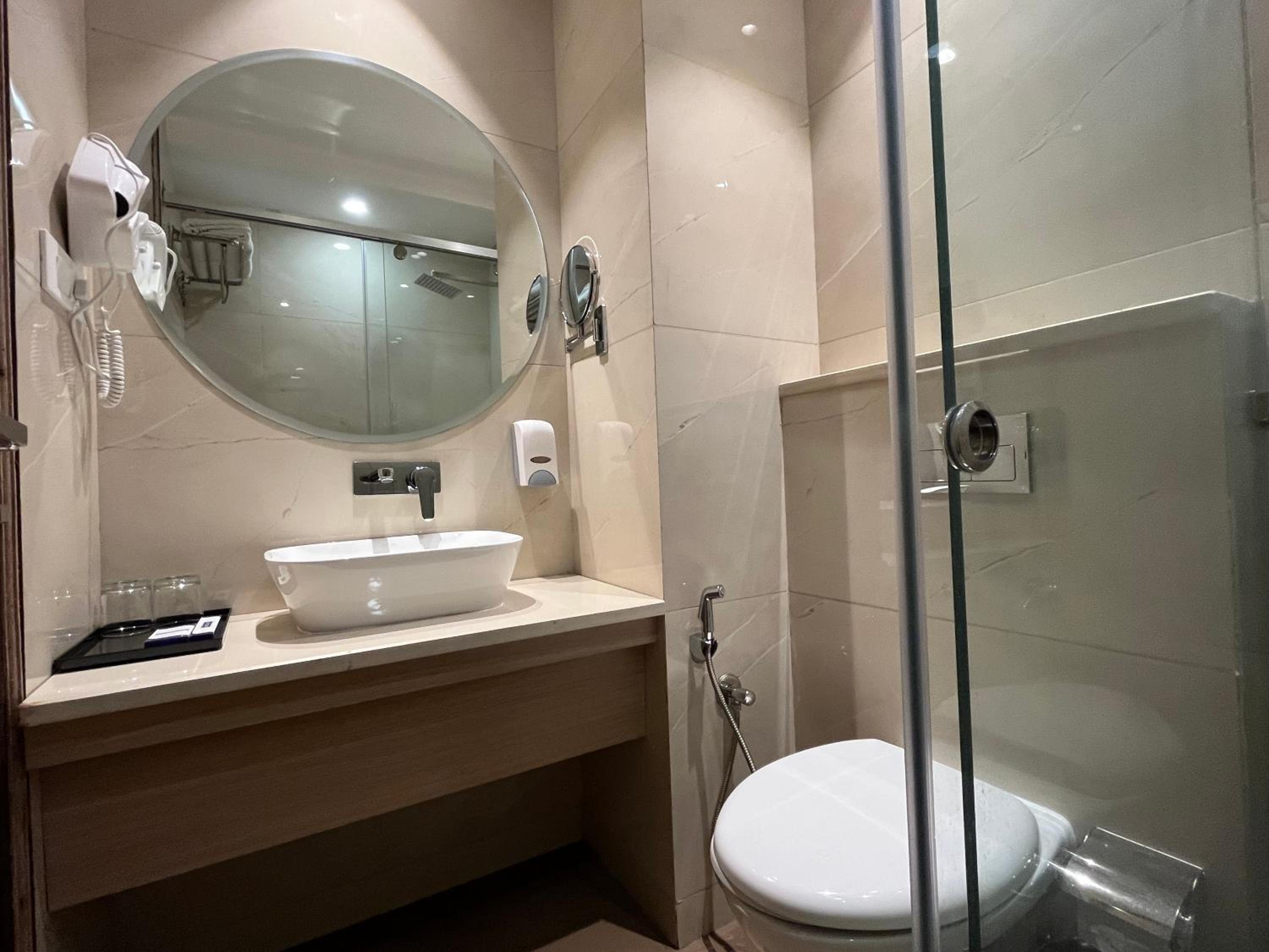 Deluxe Room - Photo 22
