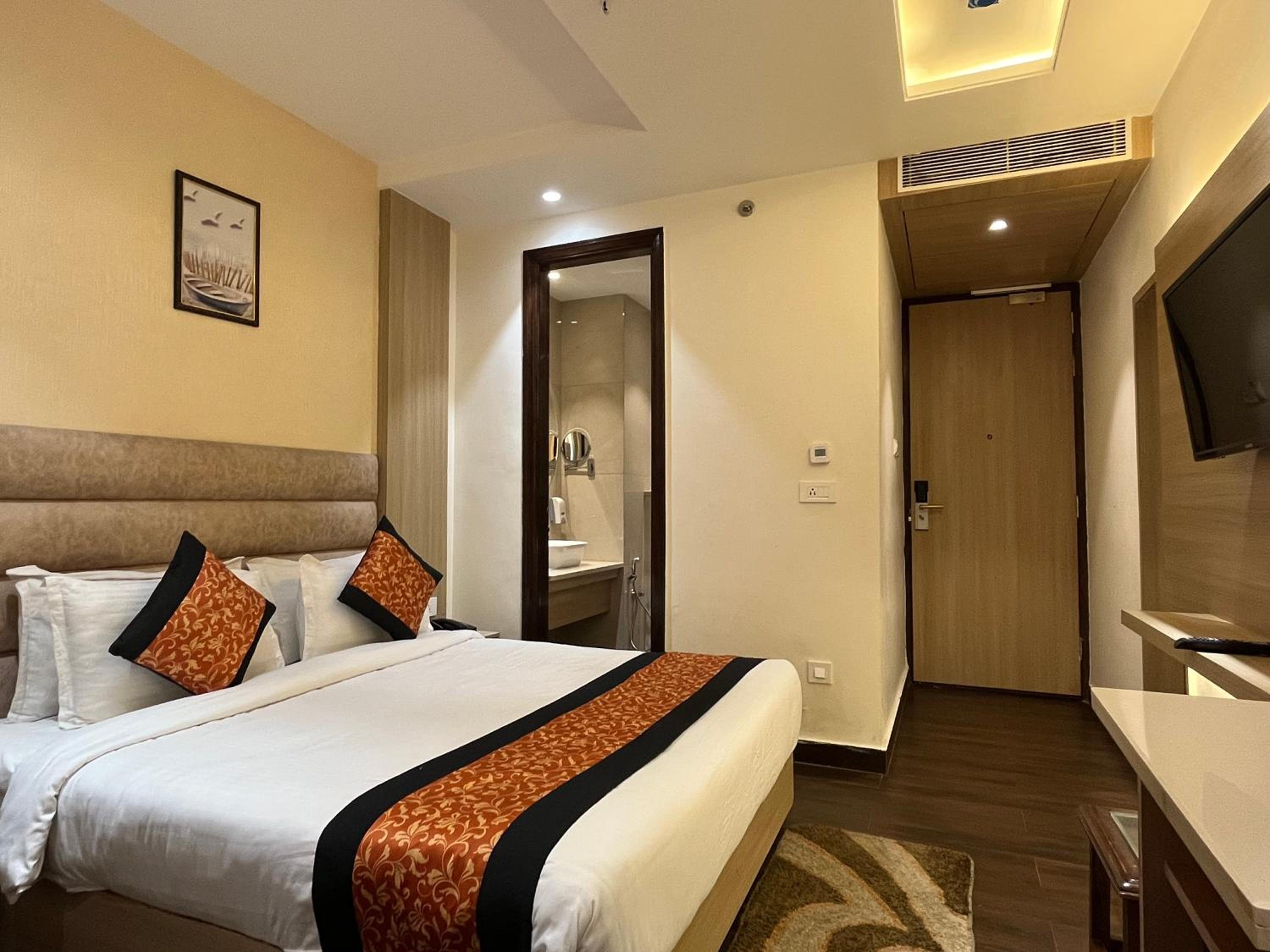 Deluxe Room - Photo 6