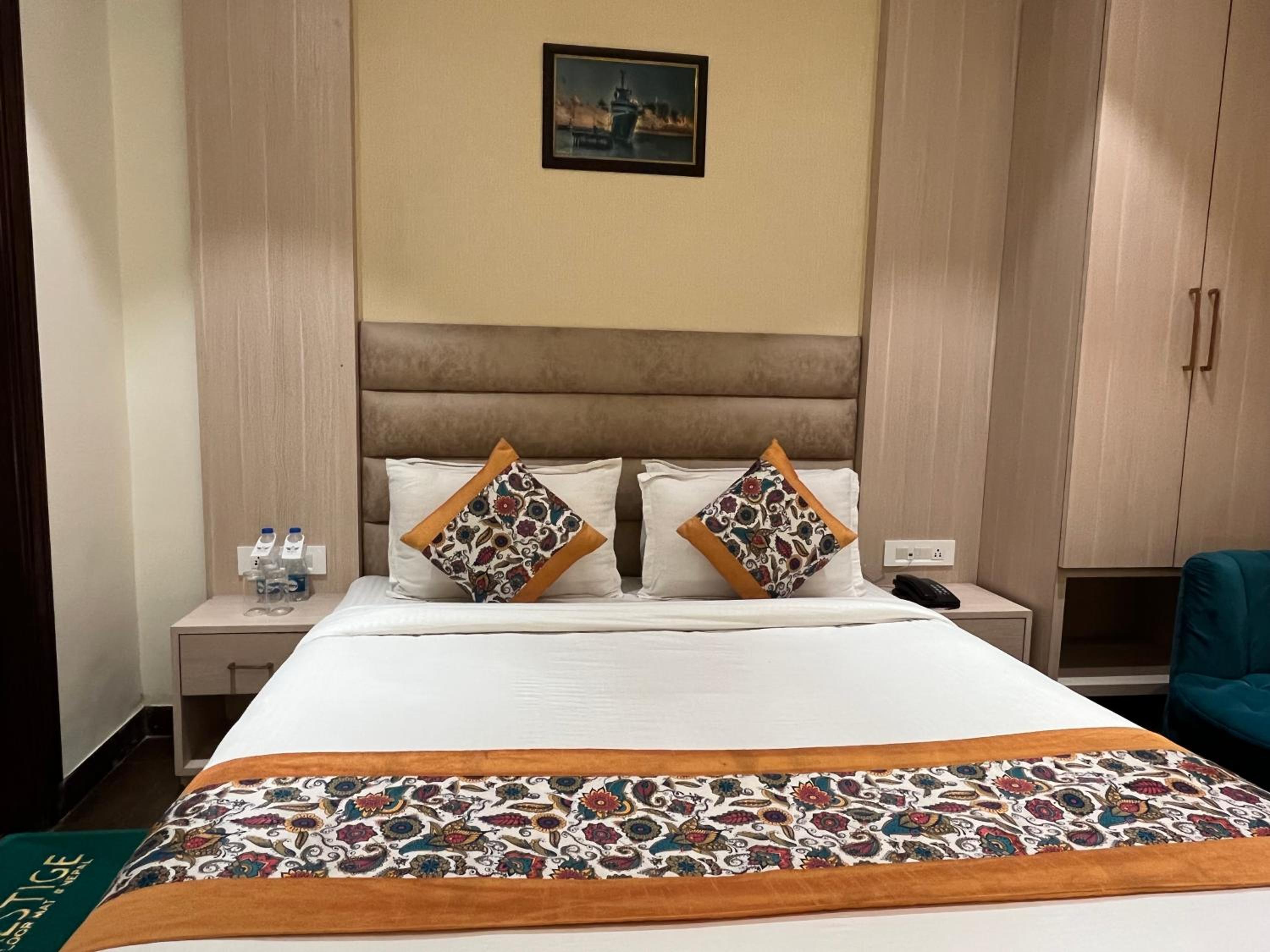 Deluxe Room - Photo 28