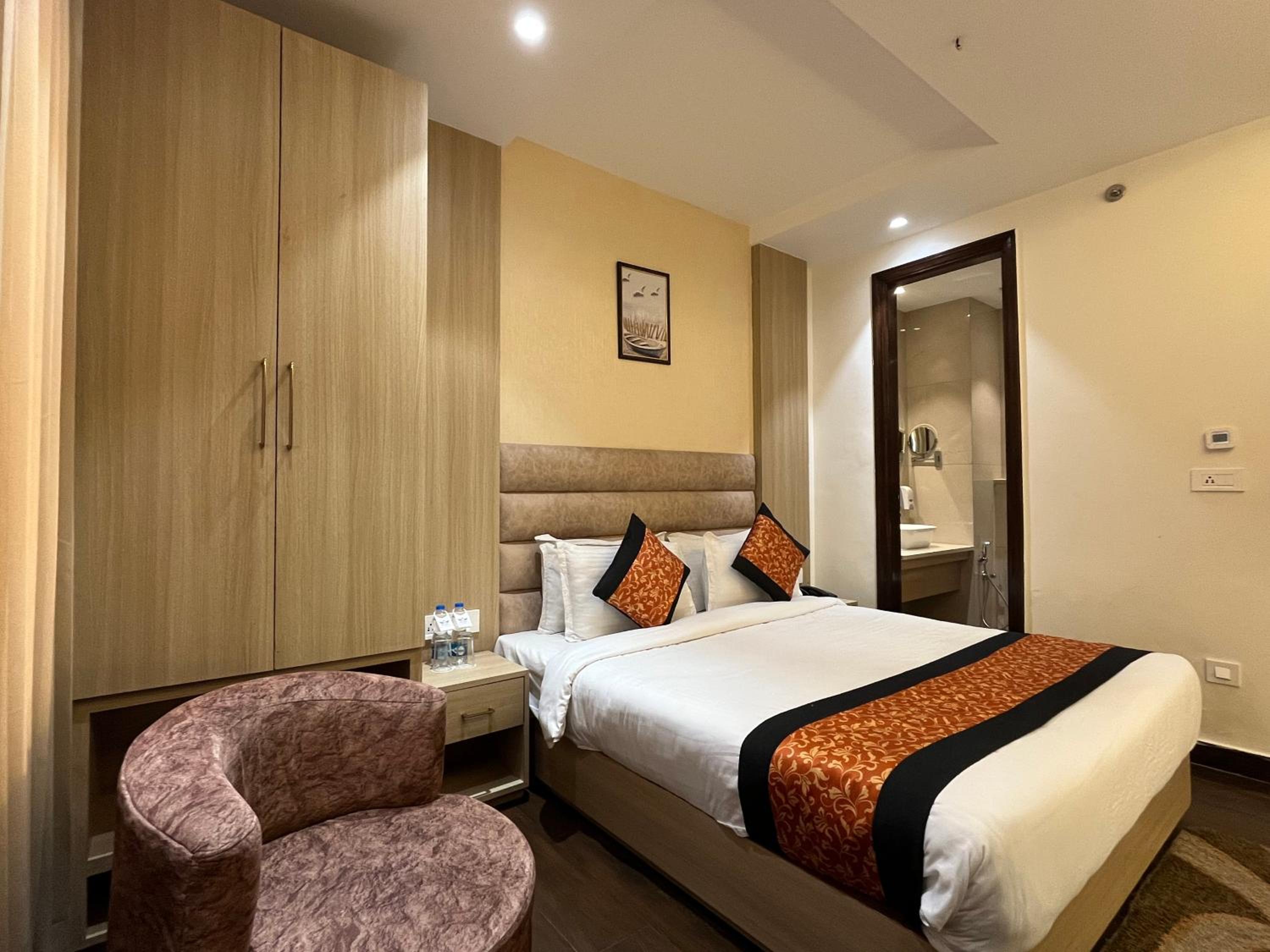 Deluxe Room - Photo 29