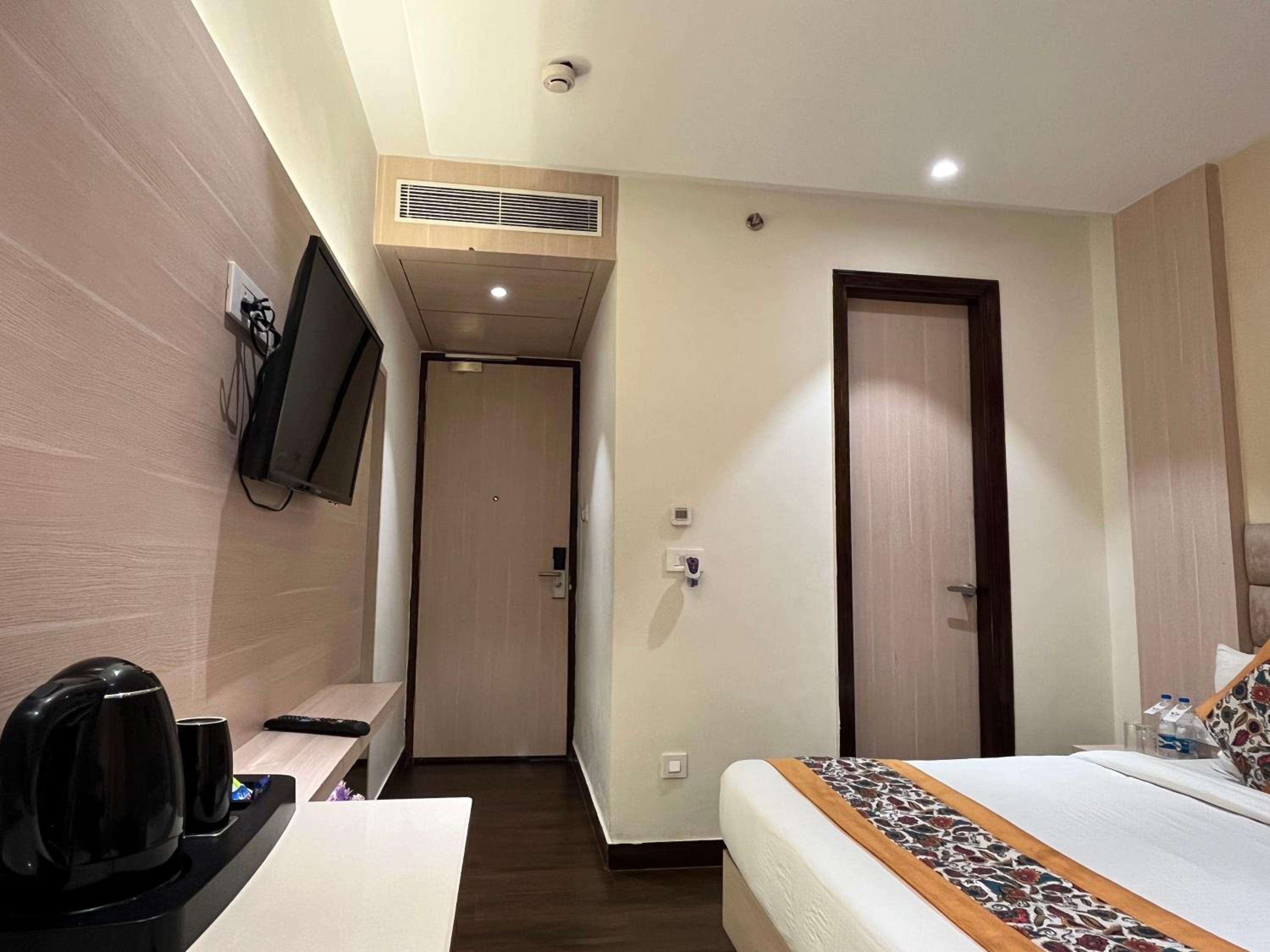 Deluxe Room - Photo 3