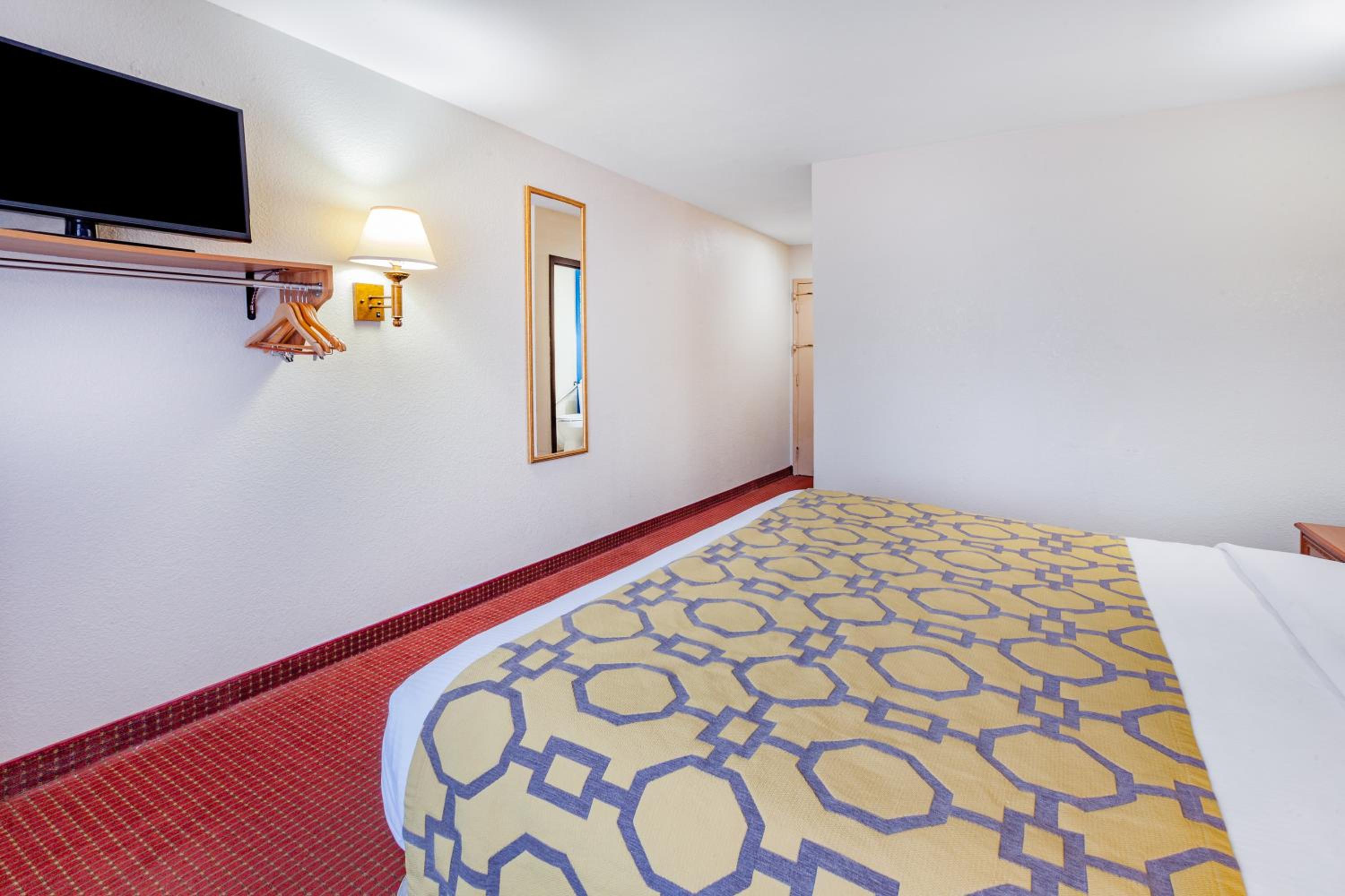 King Room - Disability Access/Non-Smoking - Photo 4