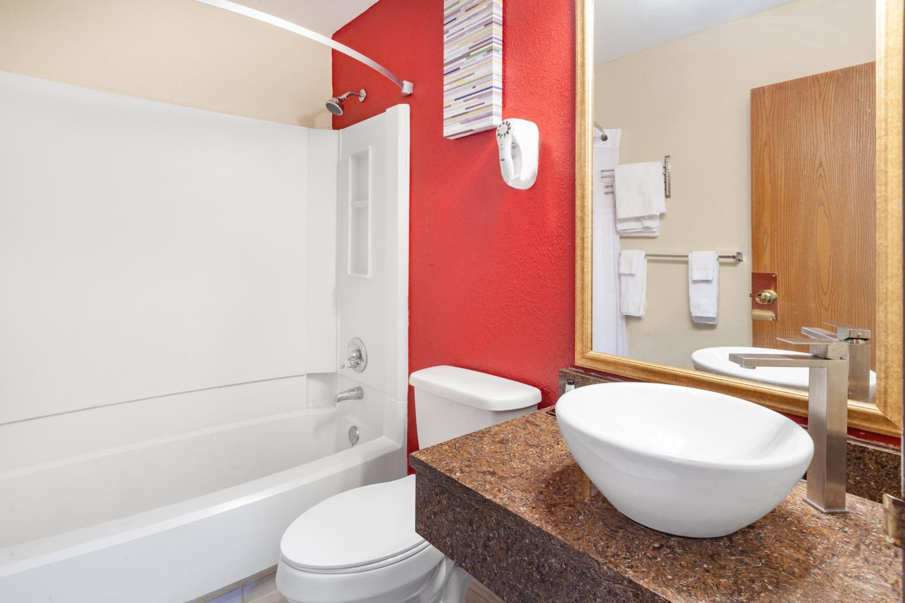 Double Room with Two Double Beds - Non-Smoking - Photo 4