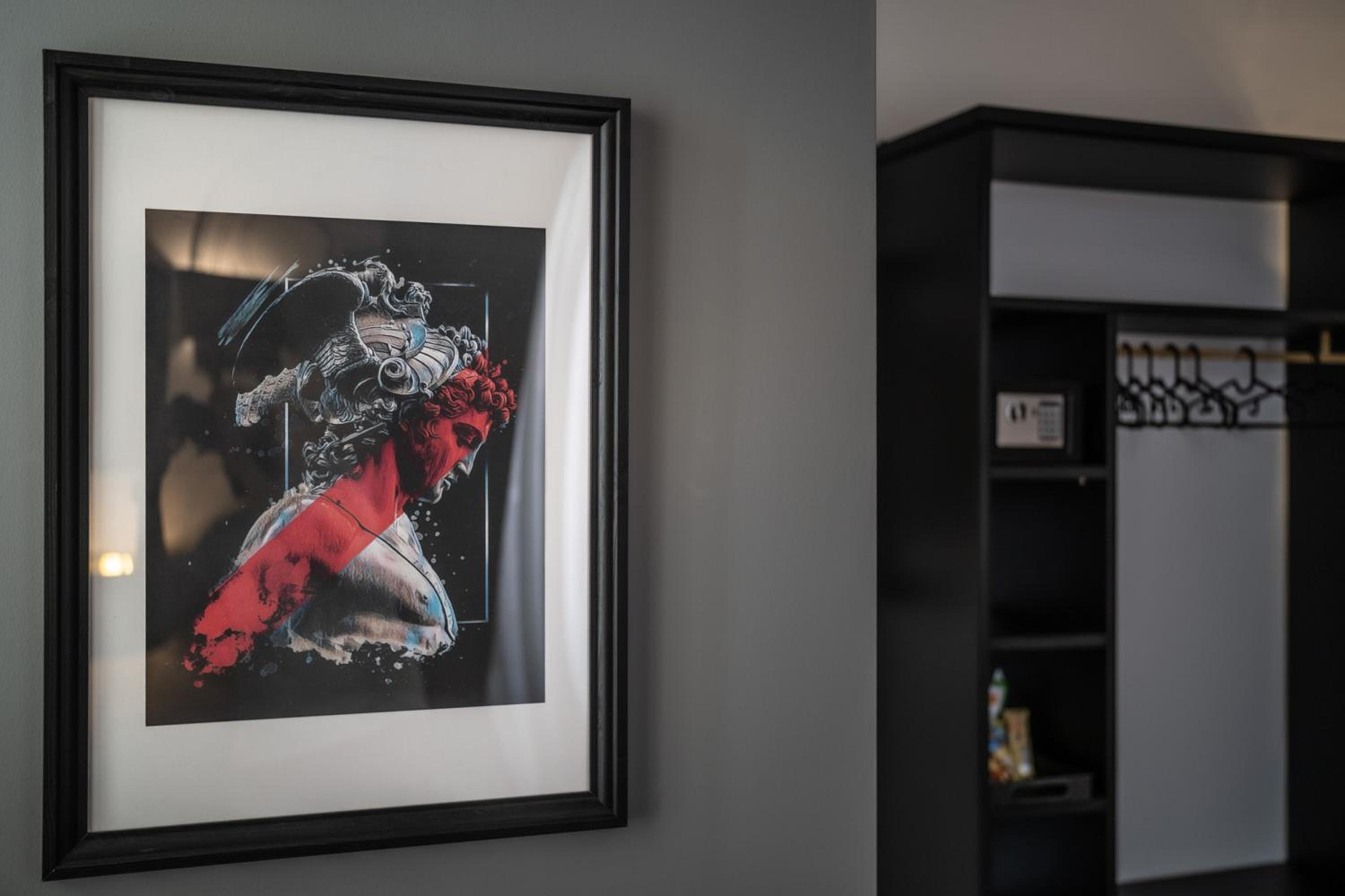 Deluxe King Room photo 3