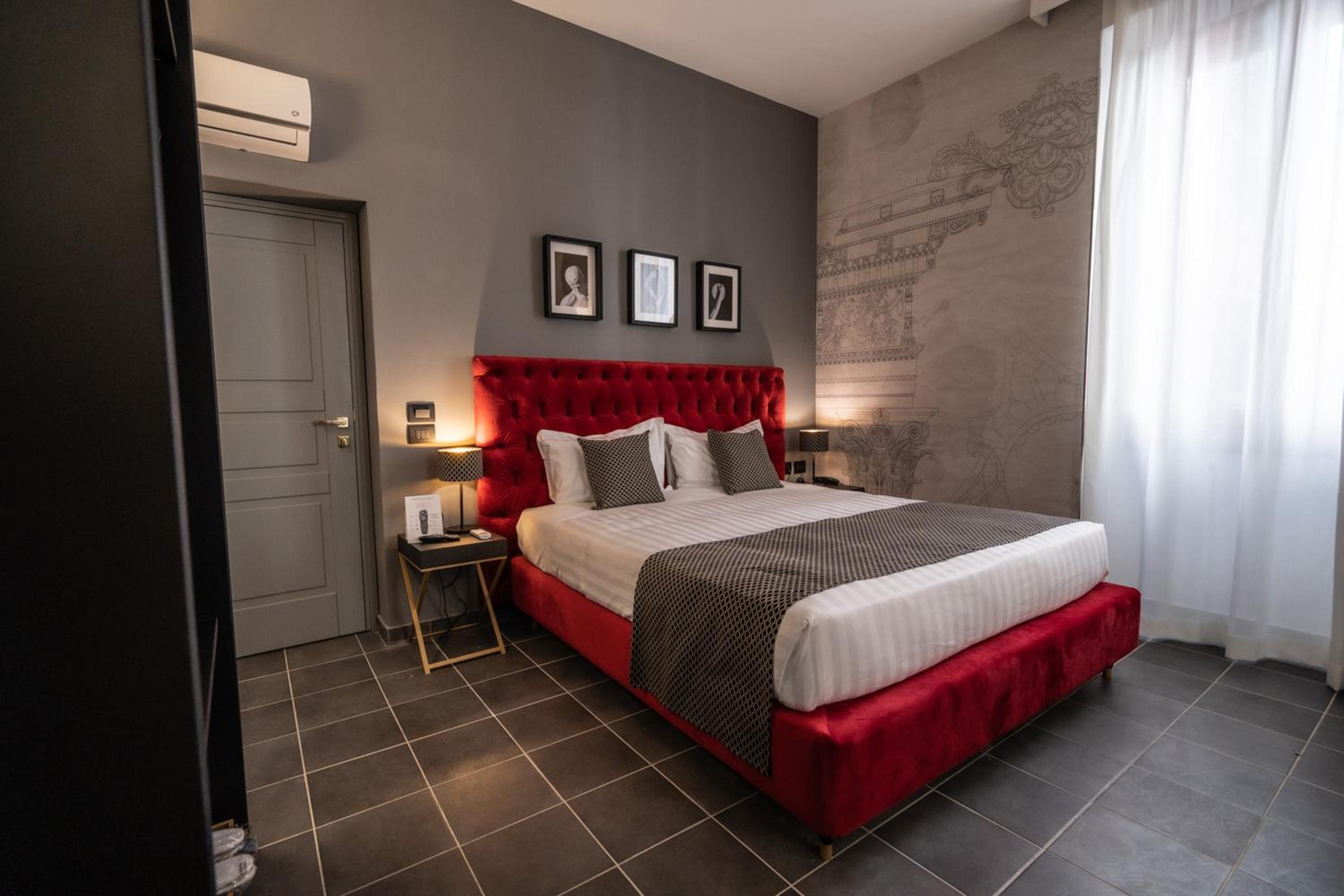 Deluxe King Room photo 2