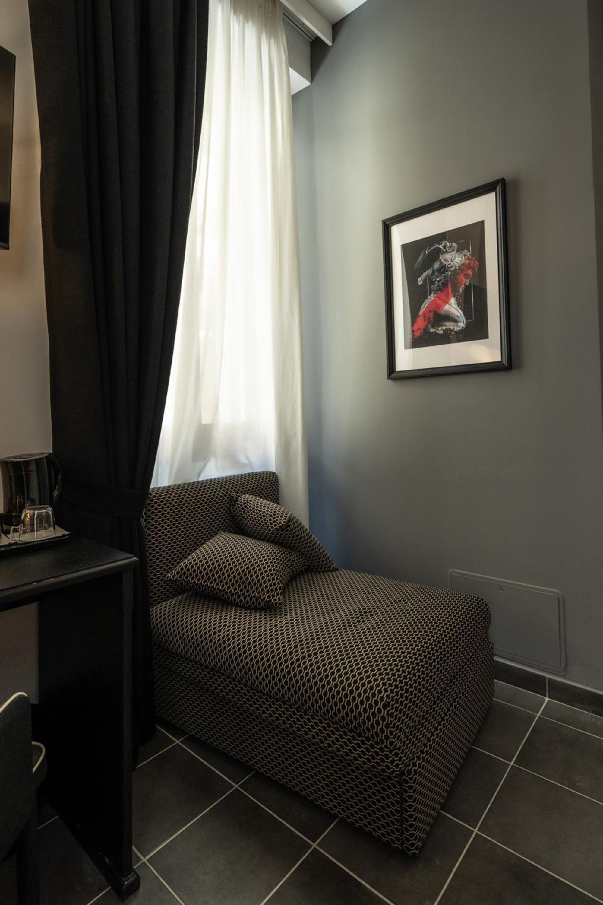 Deluxe King Room photo 2