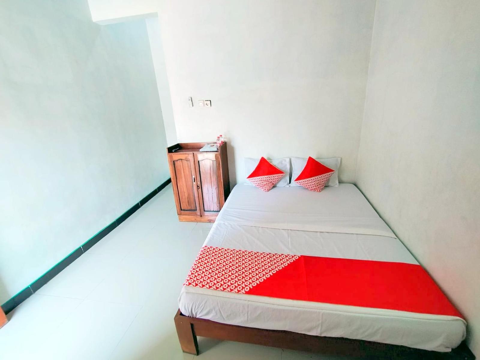 Standard Double Room - Photo 8
