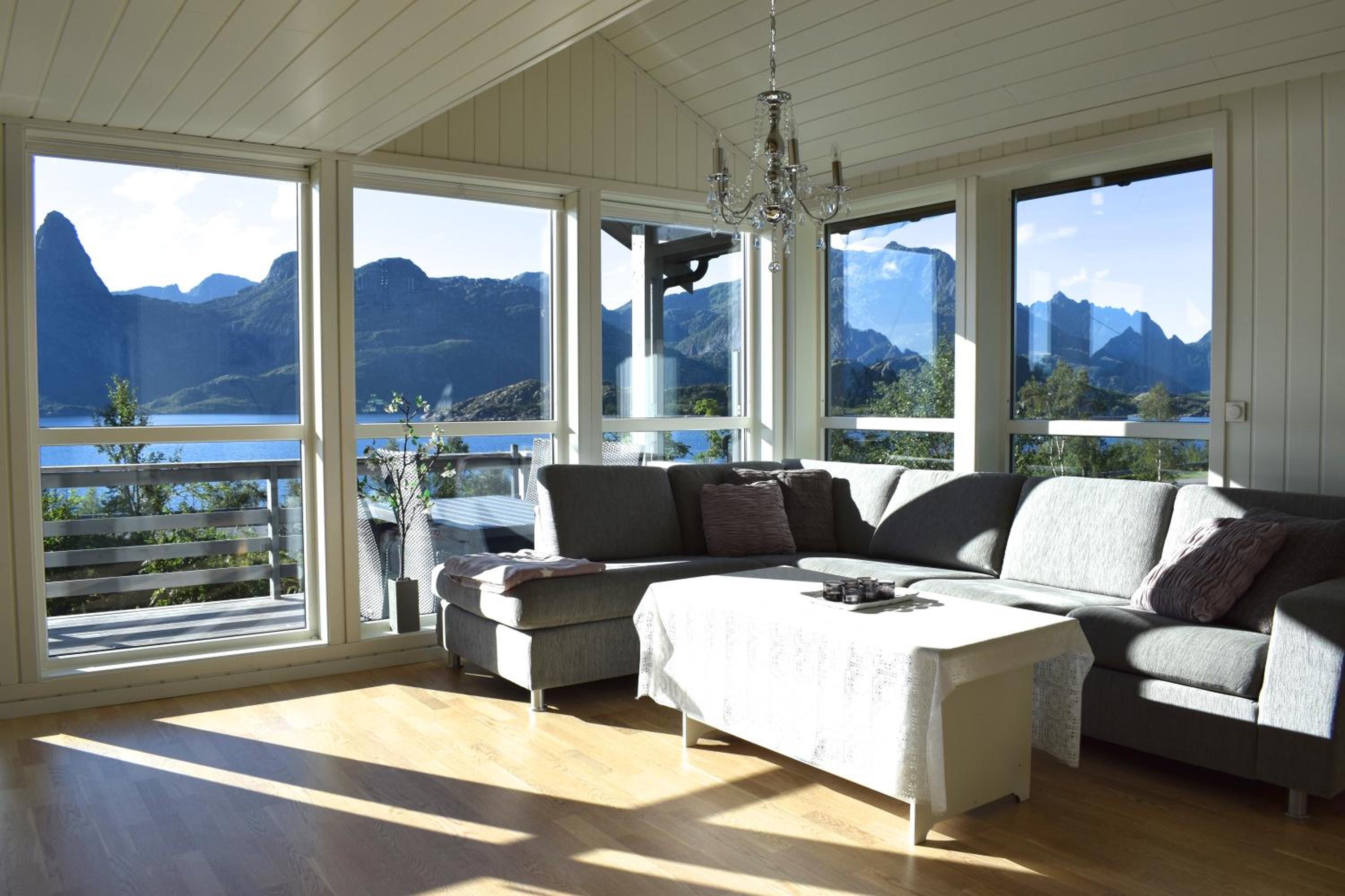 Three-Bedroom House photo 2