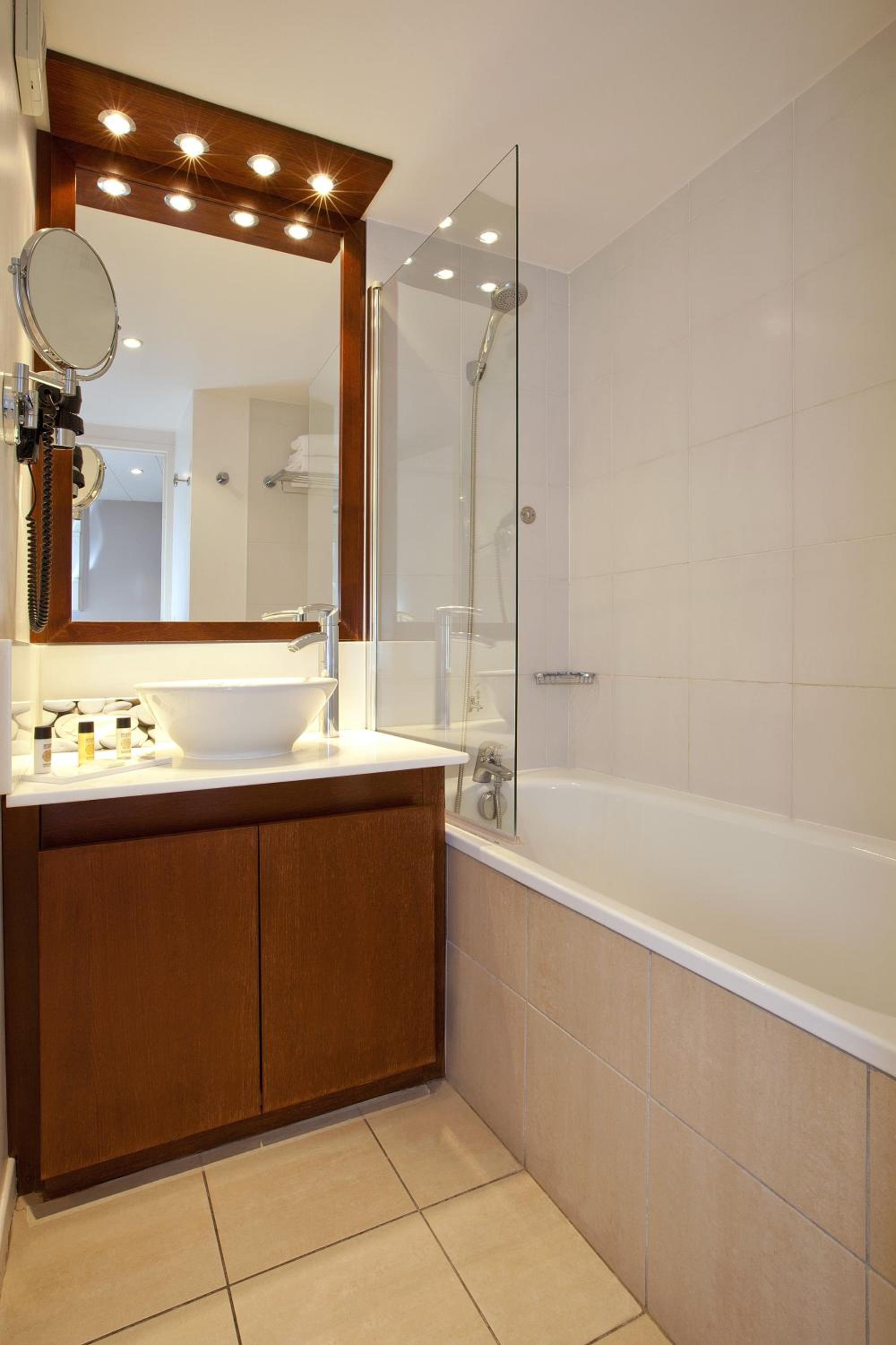 Executive Studio (2 Adults) - Photo 2