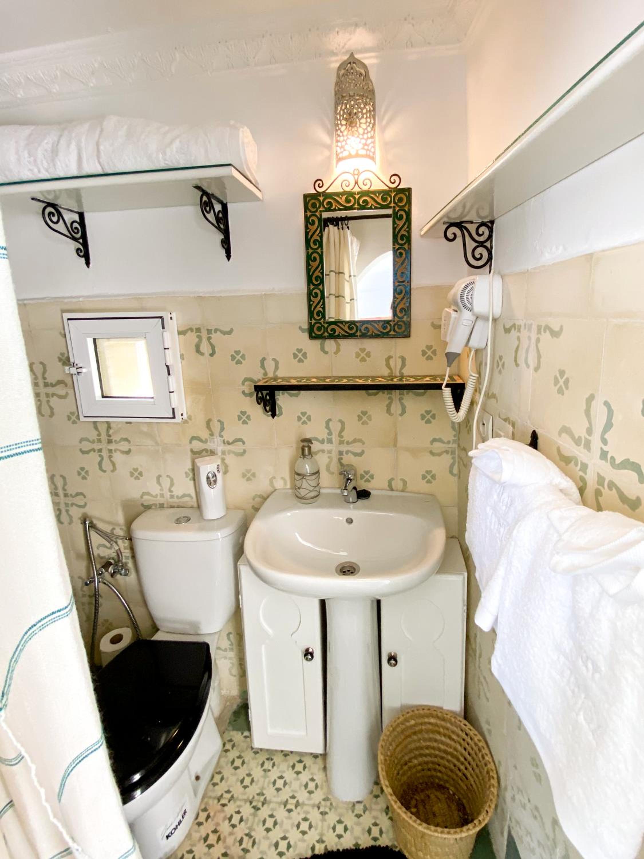 Double Room - Photo 6