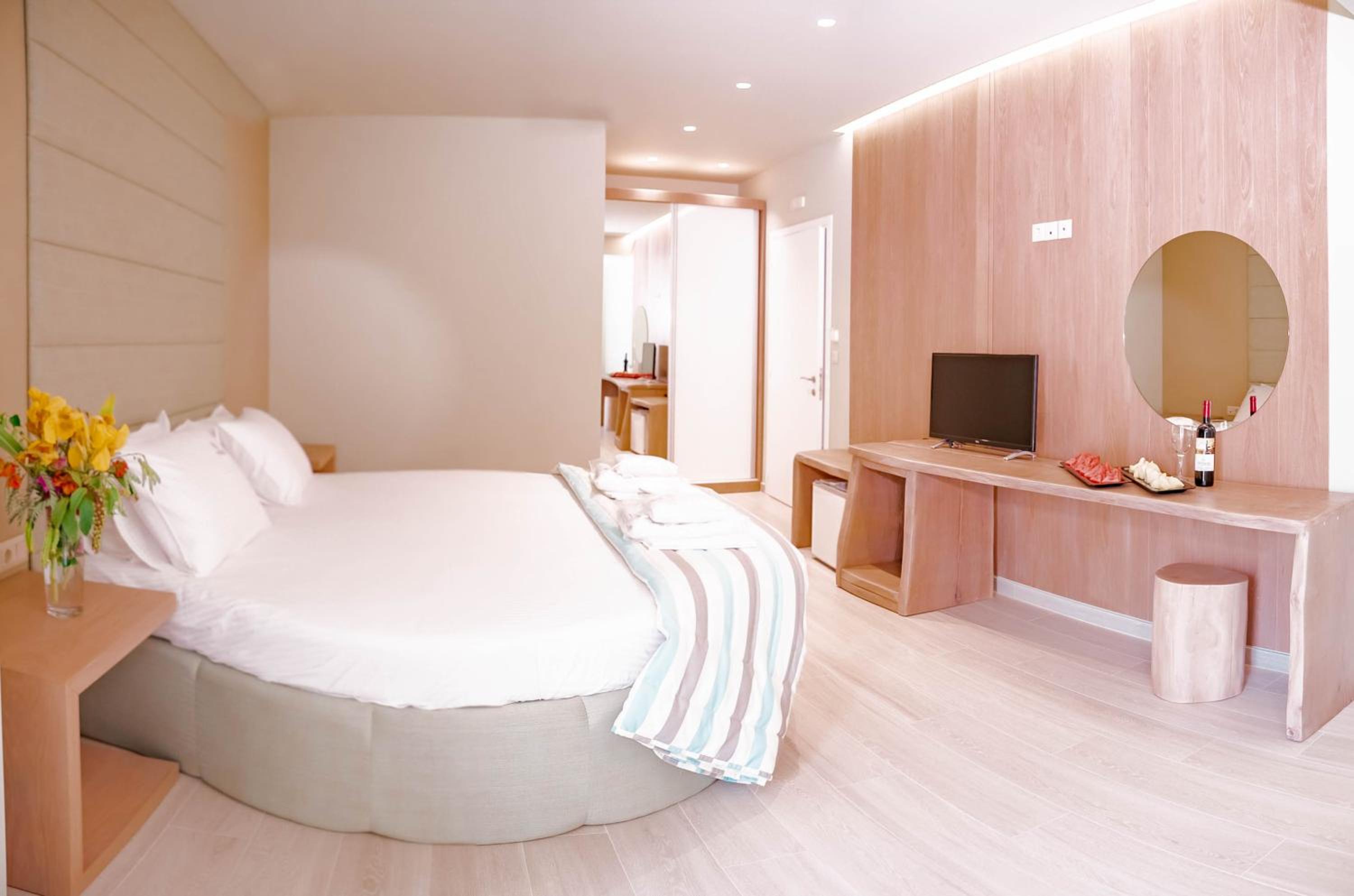 Superior Triple Room photo 3