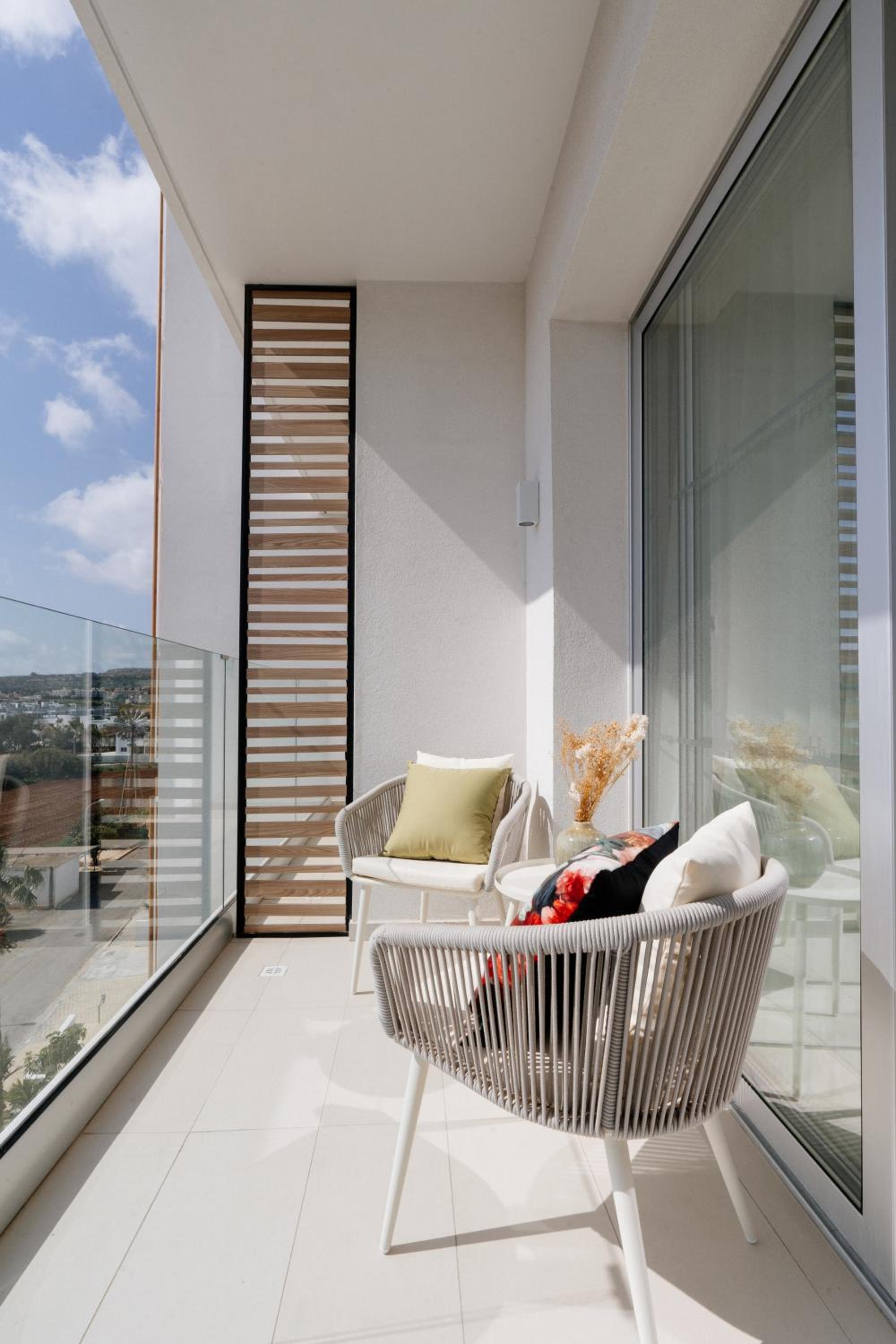 Superior Double or Twin Room Inland View - Photo 7