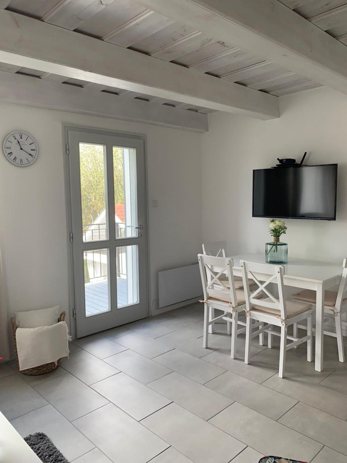 Two-Bedroom House photo 2