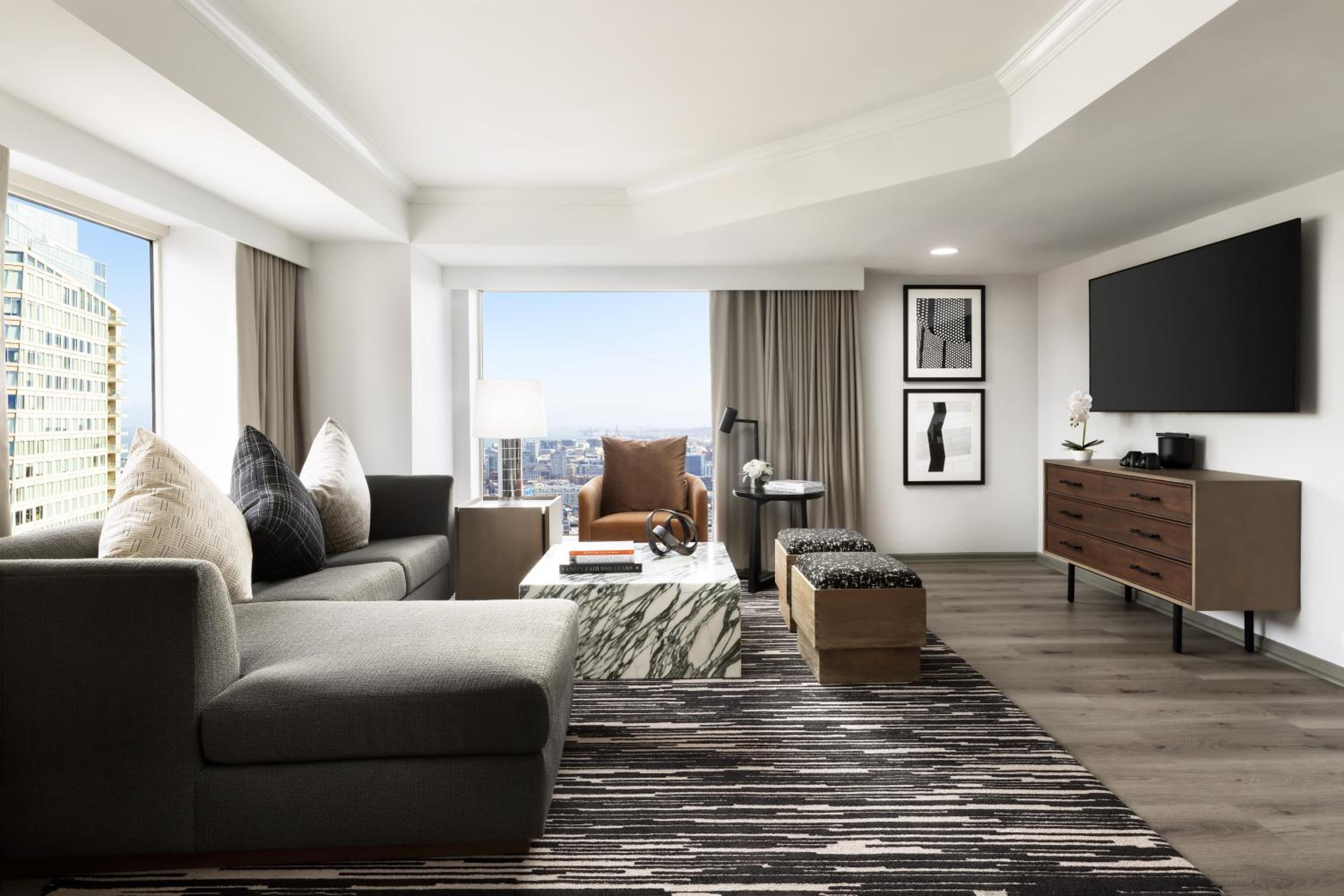 King Suite - Photo 1