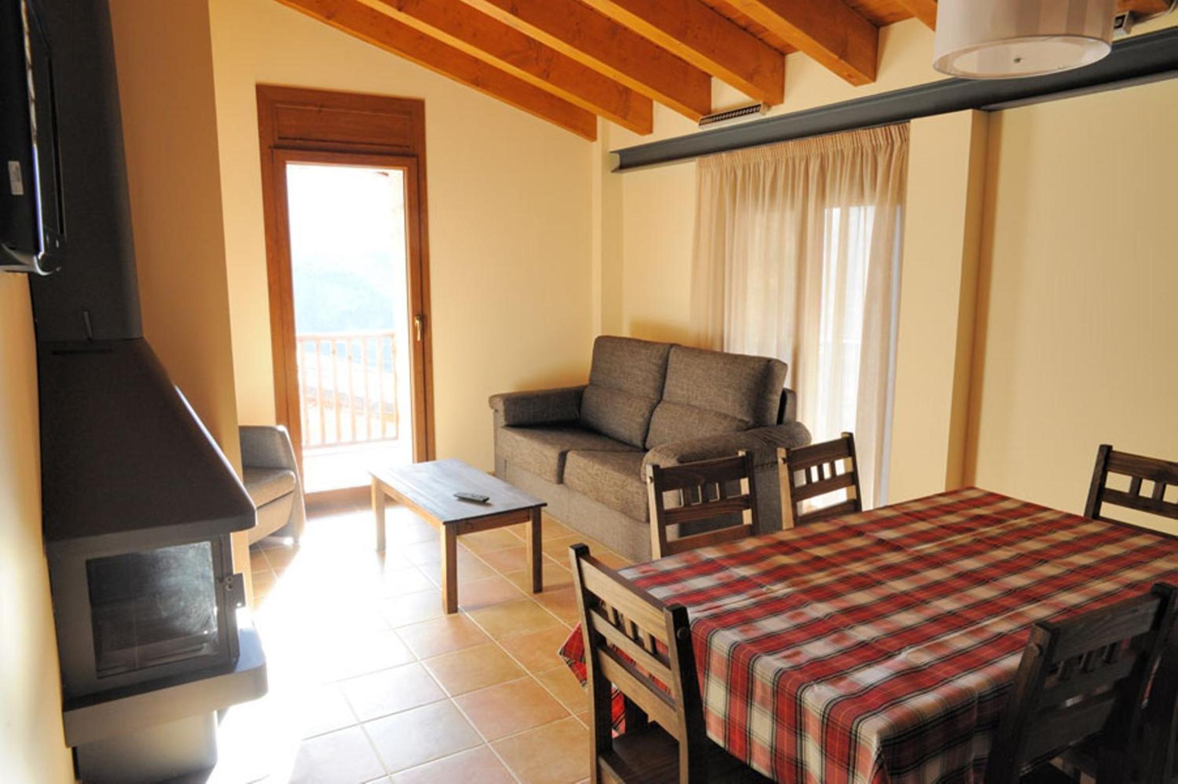 One-Bedroom Apartment - Photo 4