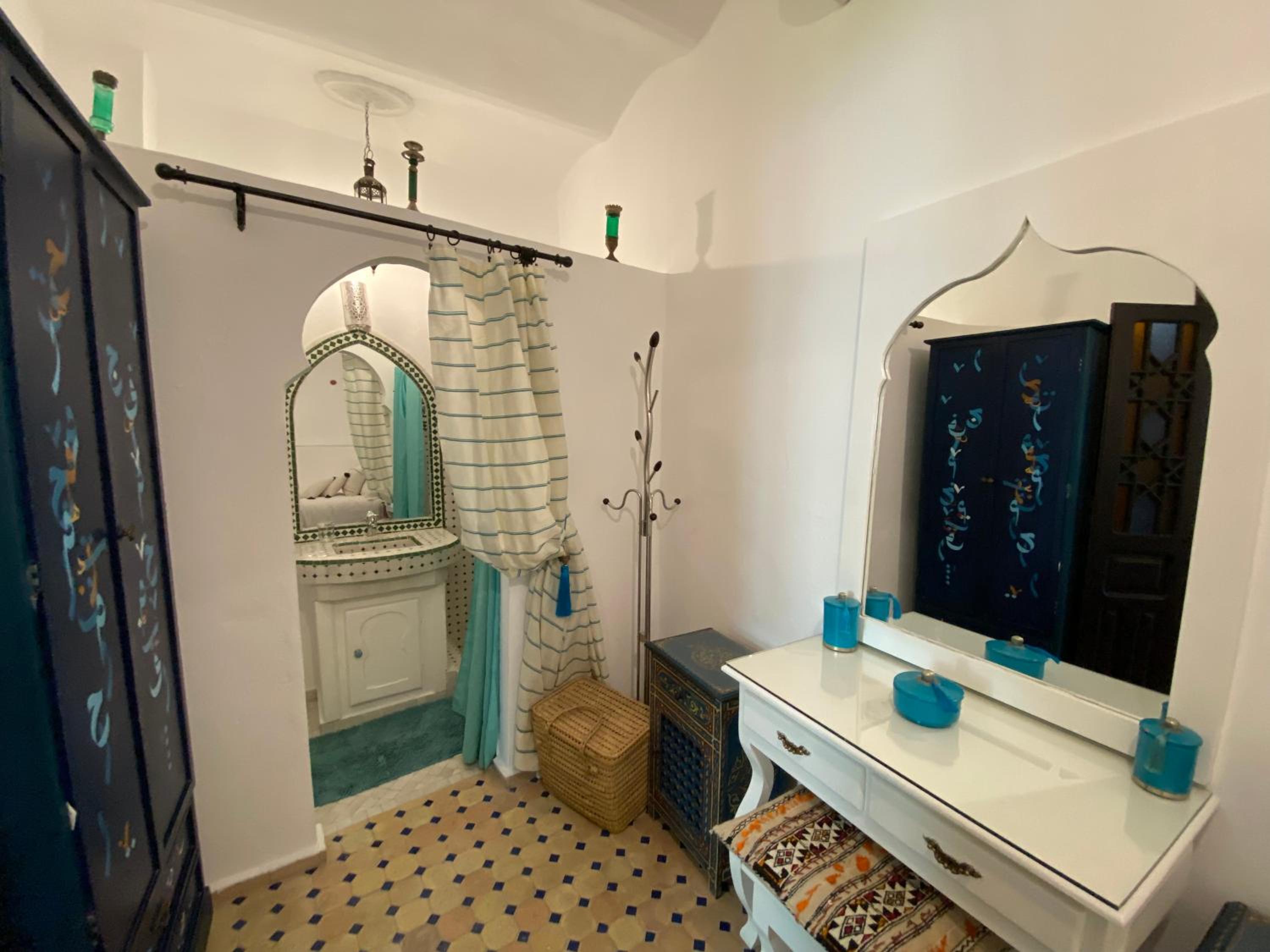 Two-Bedroom Suite - Photo 9