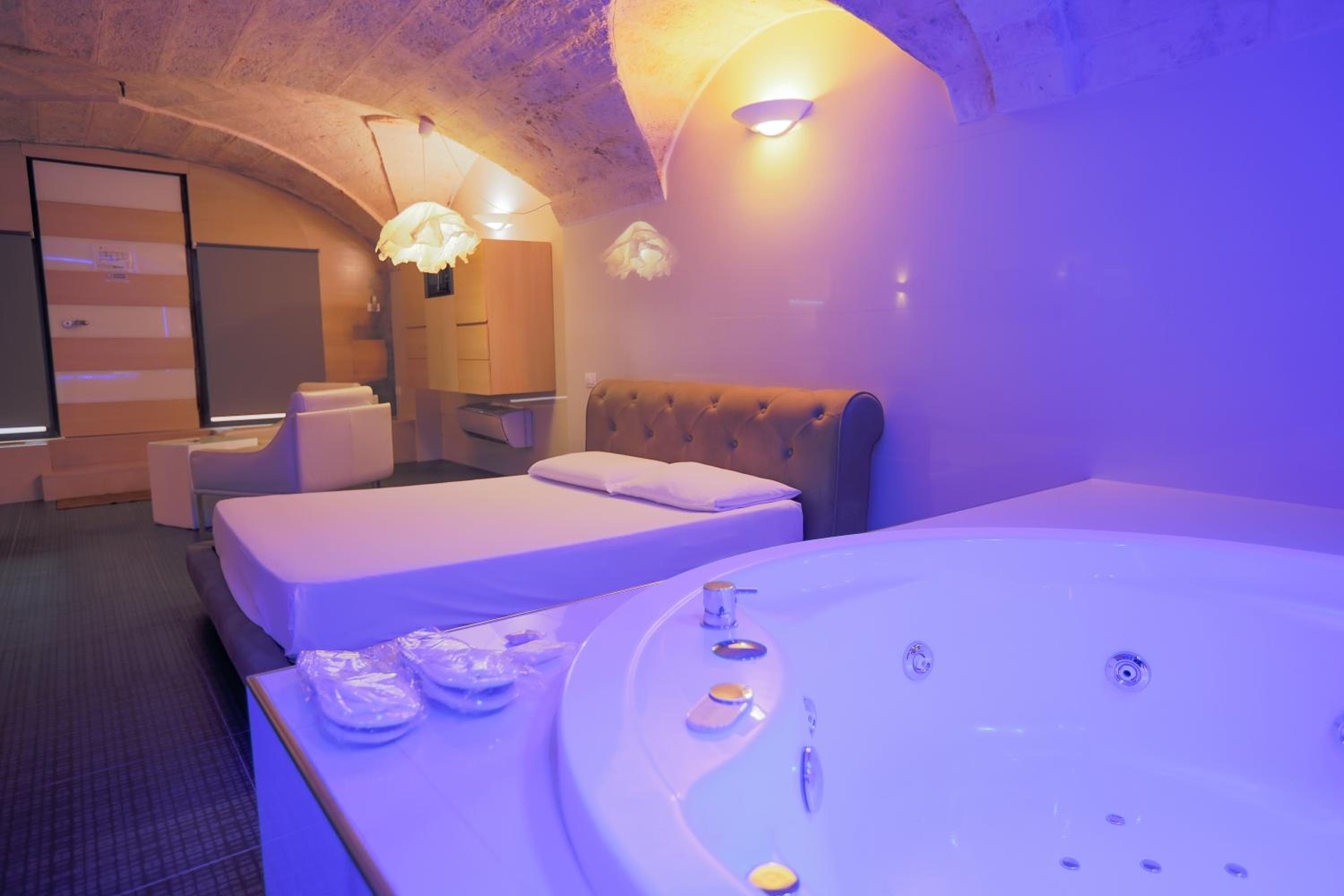 Deluxe Double Room with Bath