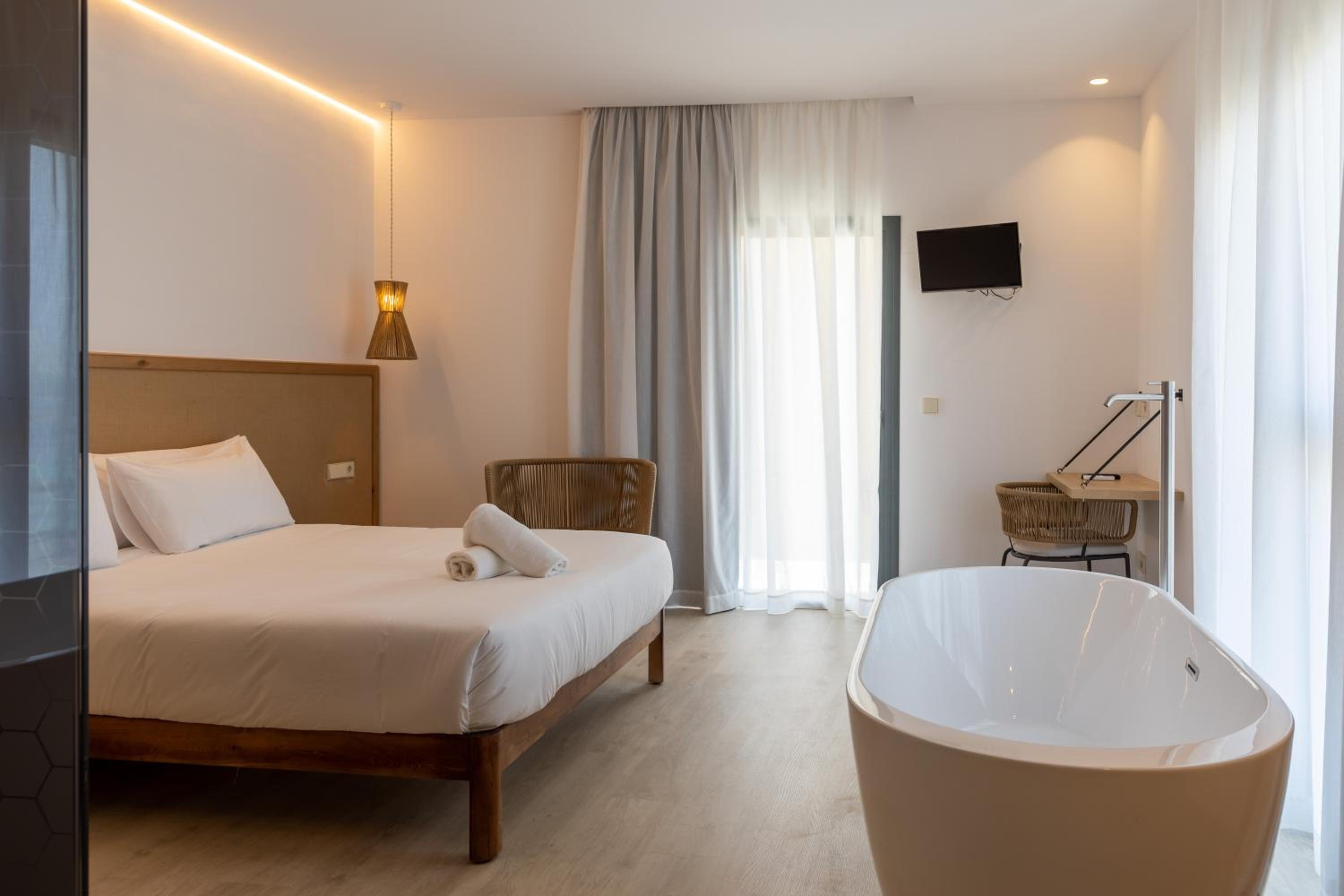 Suite Junior con Vistas al Mar Lateral
