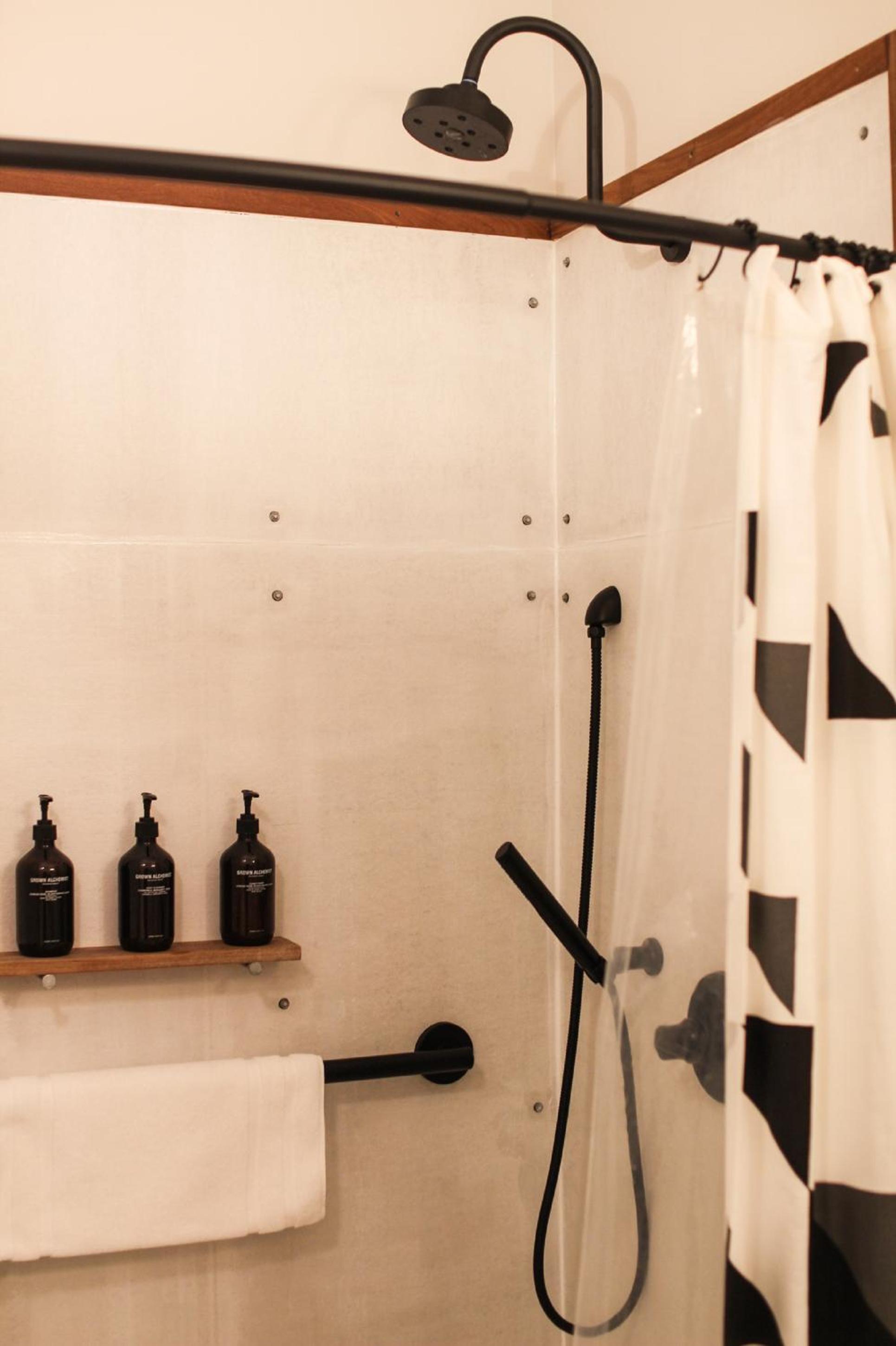 Deluxe King Studio