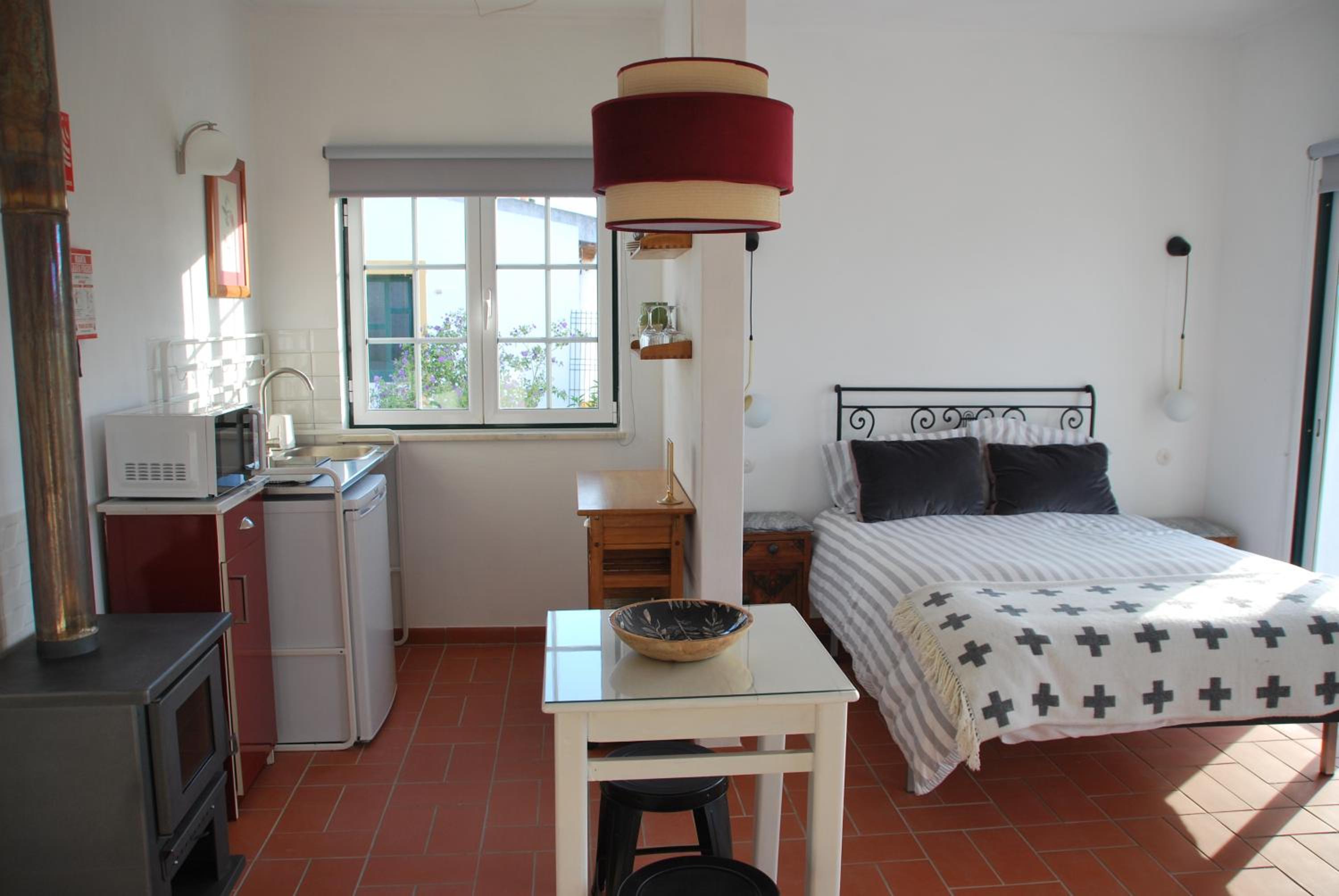 One-Bedroom Apartment - Photo 1
