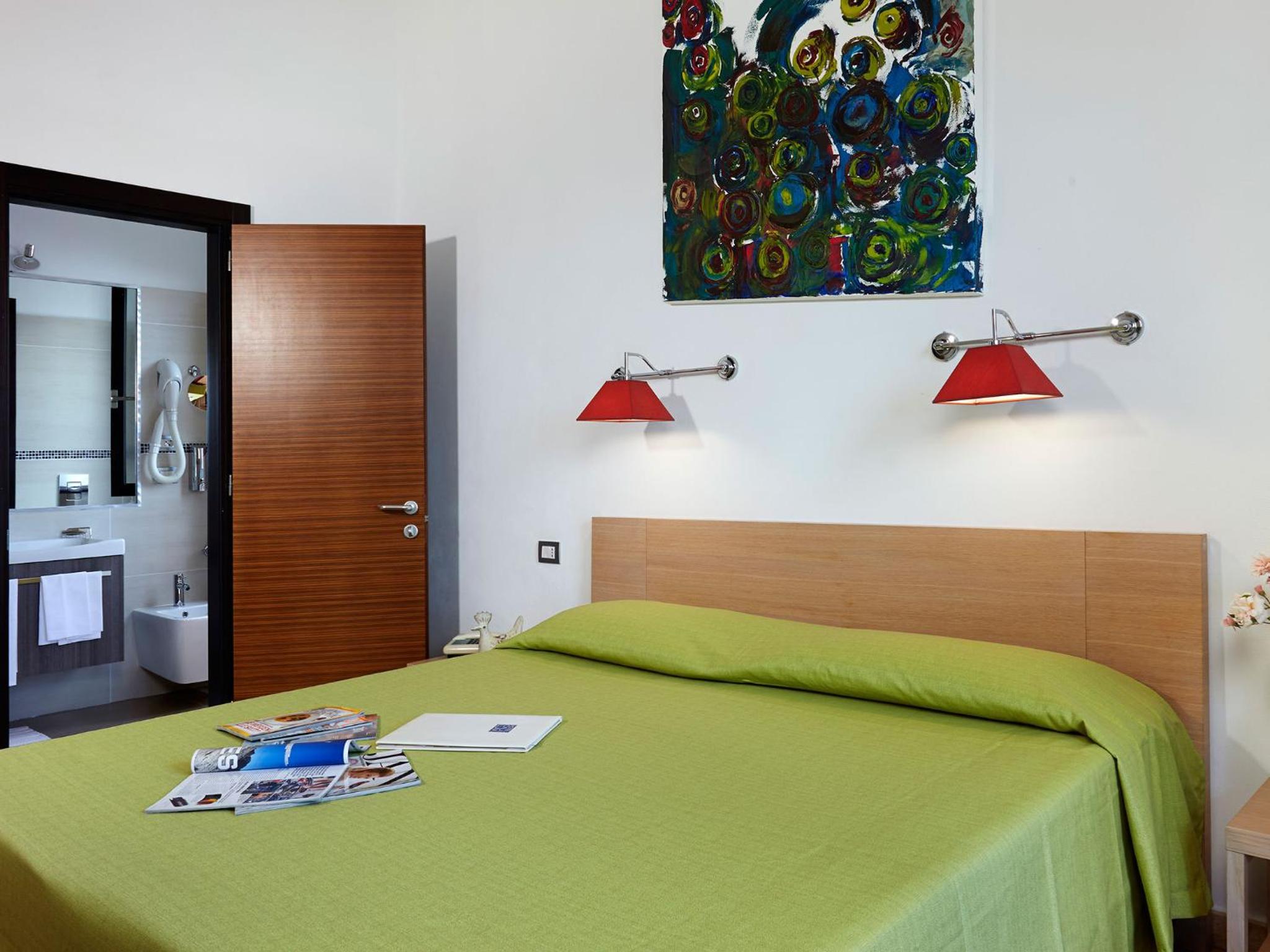 Standard Double or Twin Room photo 3