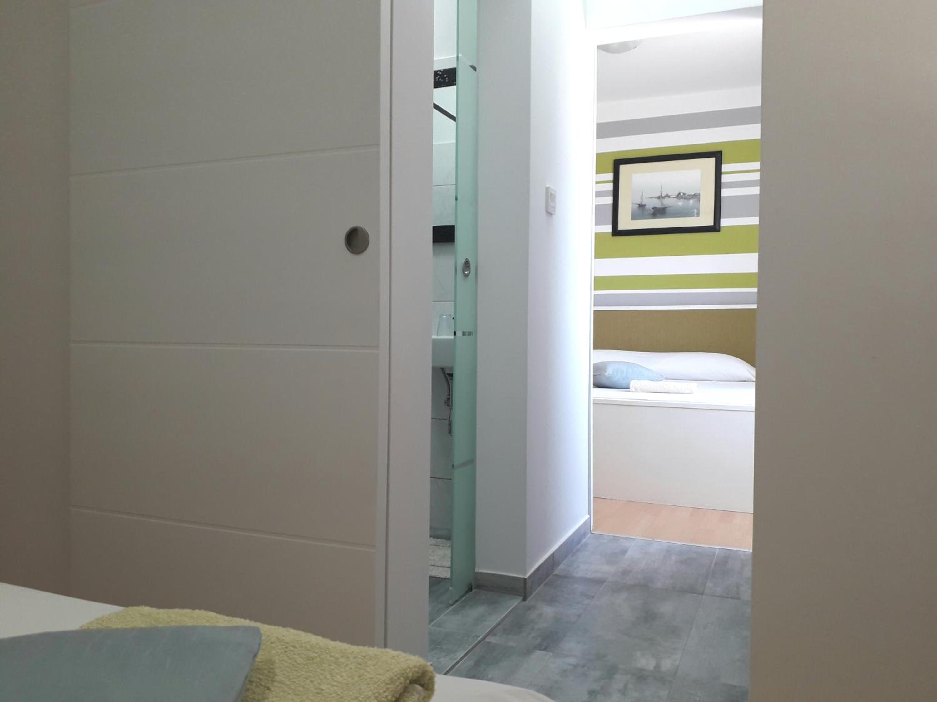 Family Room with Private Bathroom photo 3